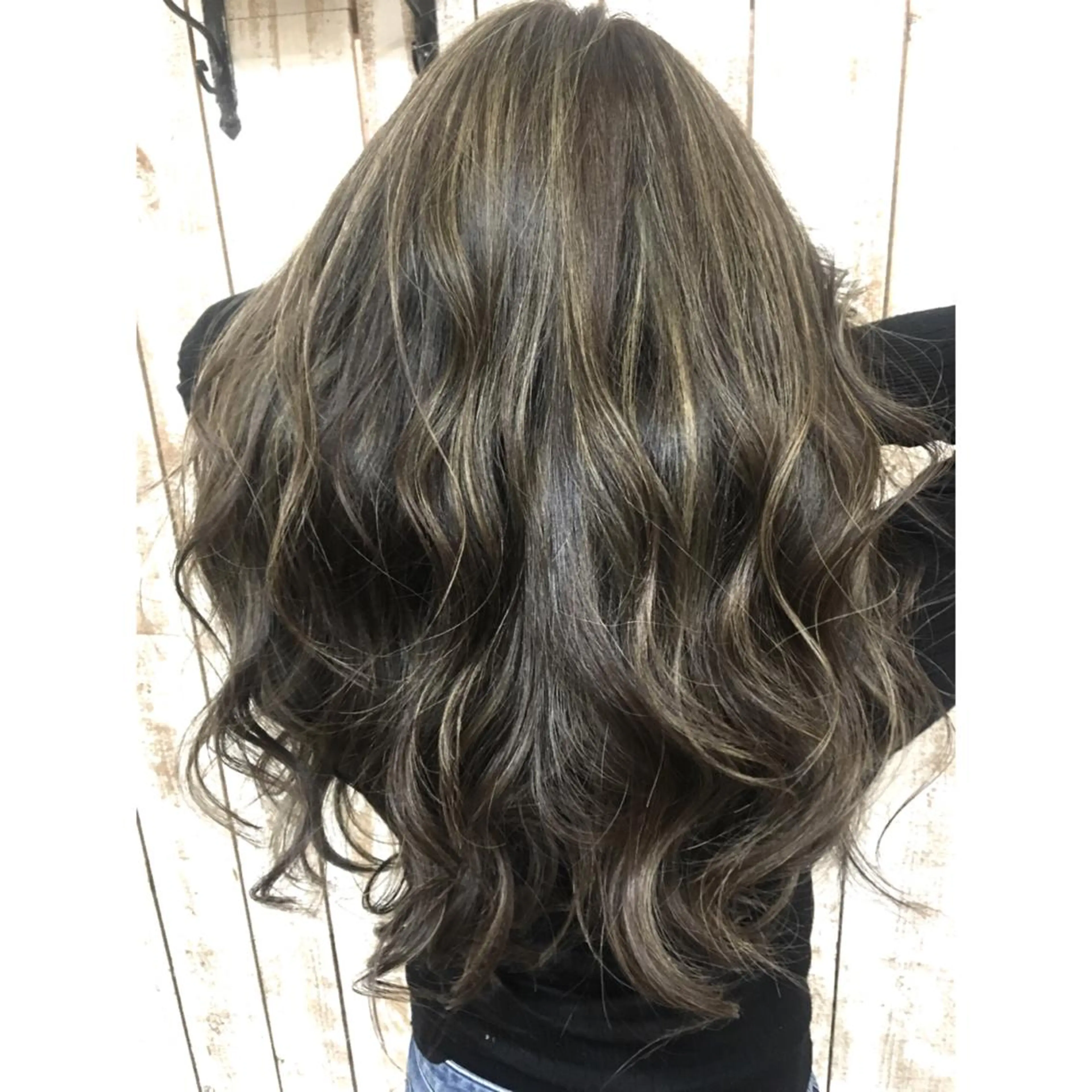 ロング カラー ハイライトカラー 3Dハイライト ハイライト ヘアカラー トリートメント 井上 一平のヘアスタイル