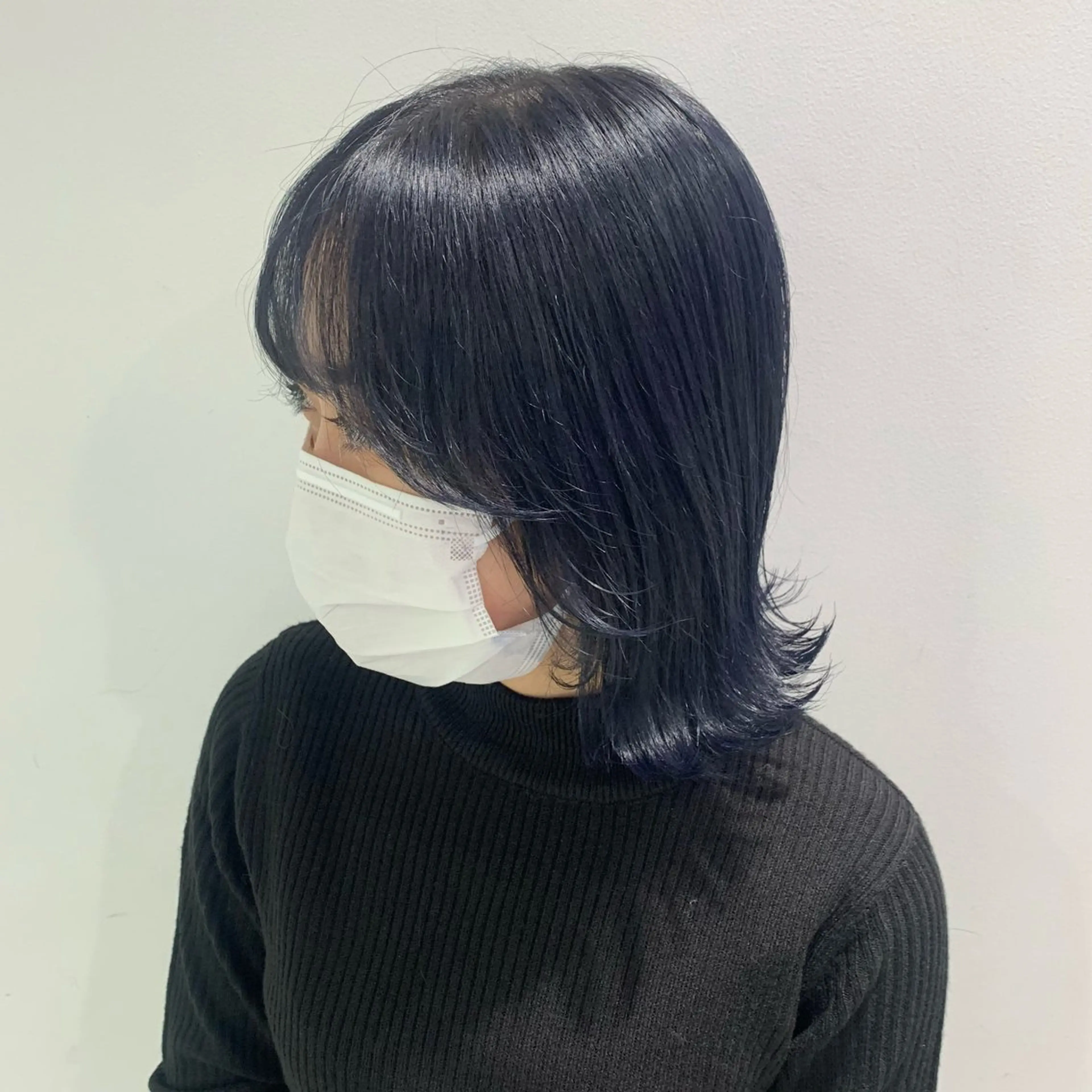 ミディアム カラー ヘアアレンジ ブルーカラー ネイビーカラー シルバー カット ヘアカラー トリートメント ヘッドスパ ヘアセット 顔まわりカット の達人のヘアスタイル