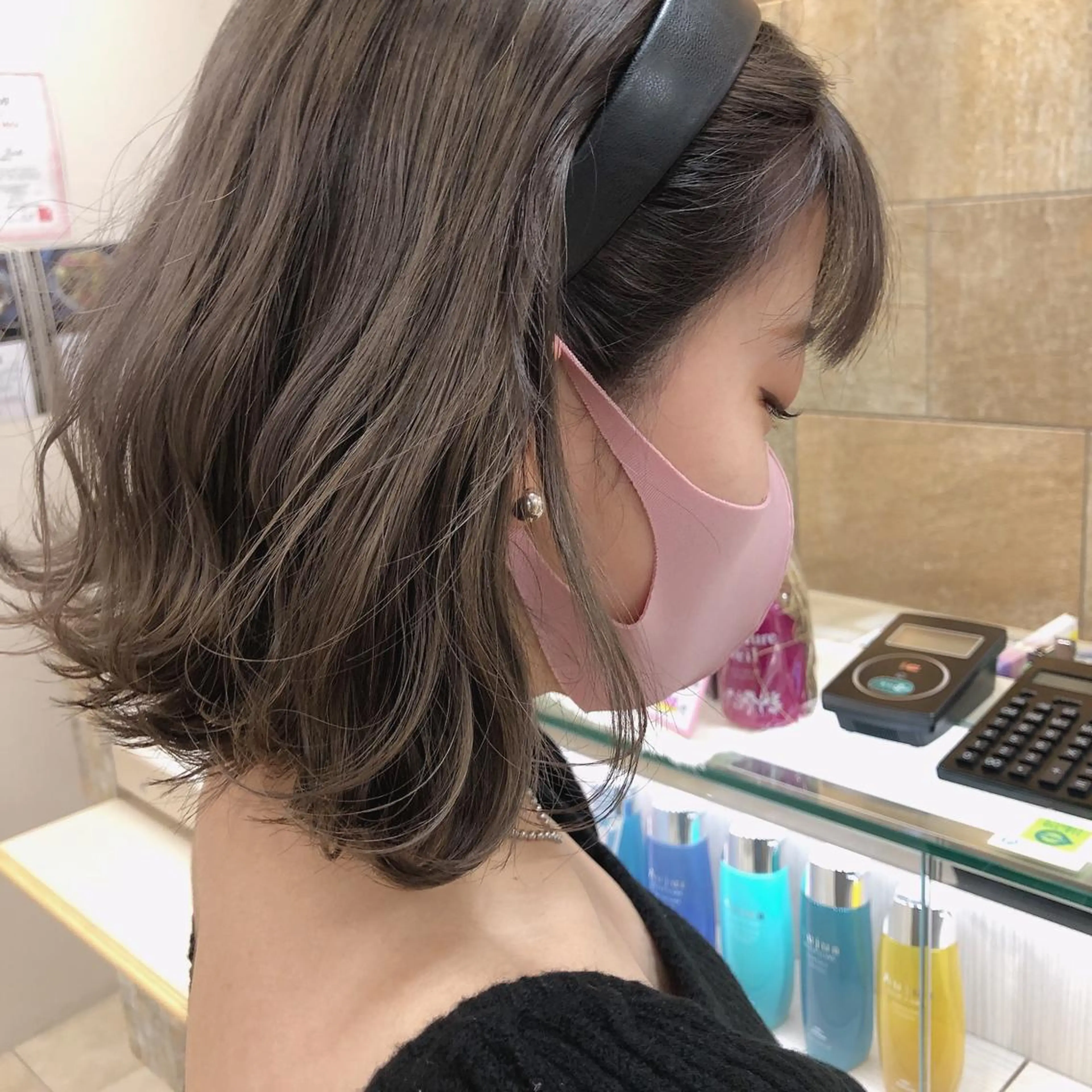 セミロング カラー 黒髪 ブリーチ 似合わせ.ﾍｱｾｯﾄ 得意🌹井上美沙のヘアスタイル