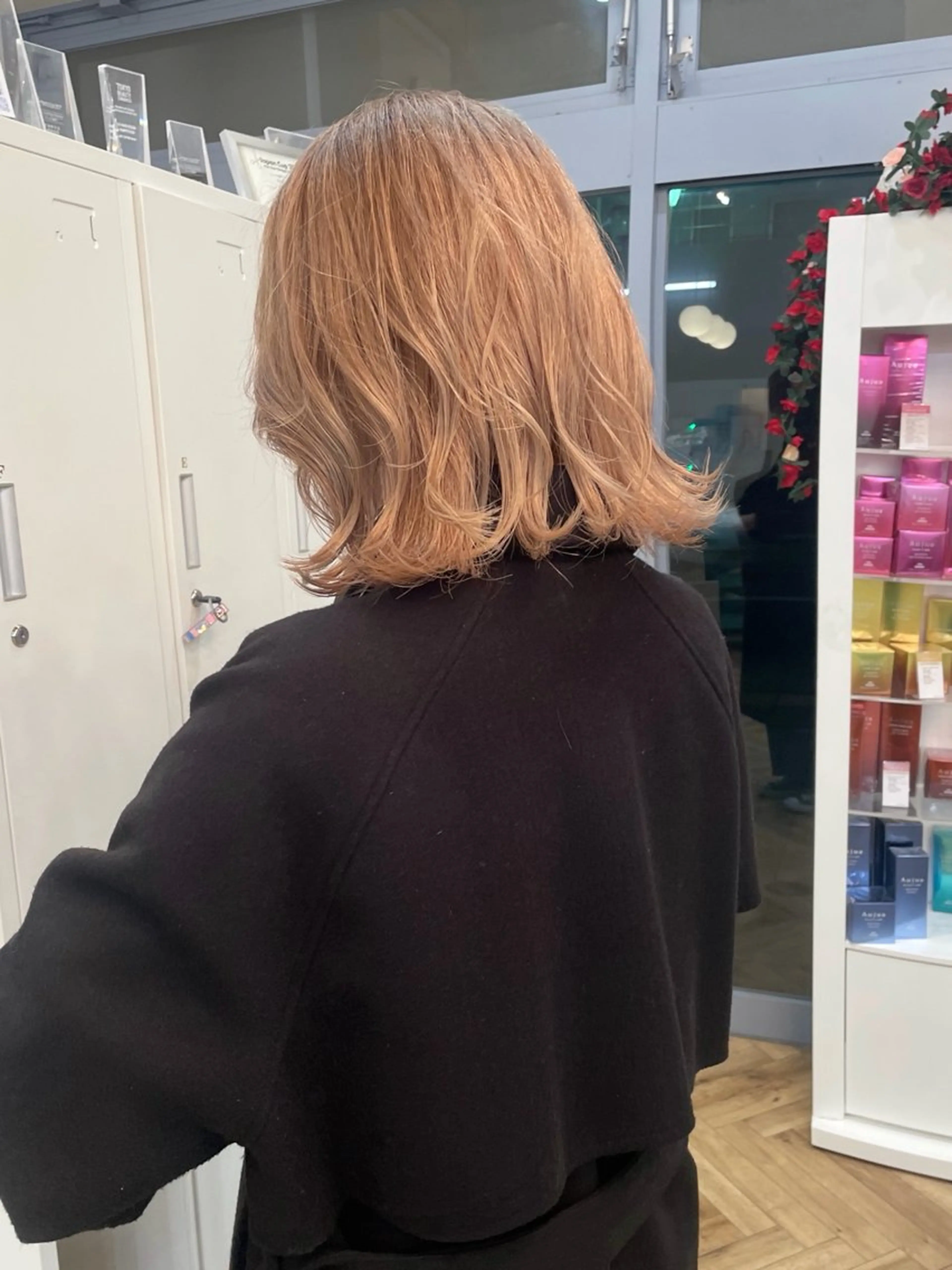 ミディアム カラー ベージュカラー ダブルカラー ハイトーンカラー ハイトーンベージュ ヘアカラー 似合わせカットカラー 本厚木/ナカノユウのヘアスタイル