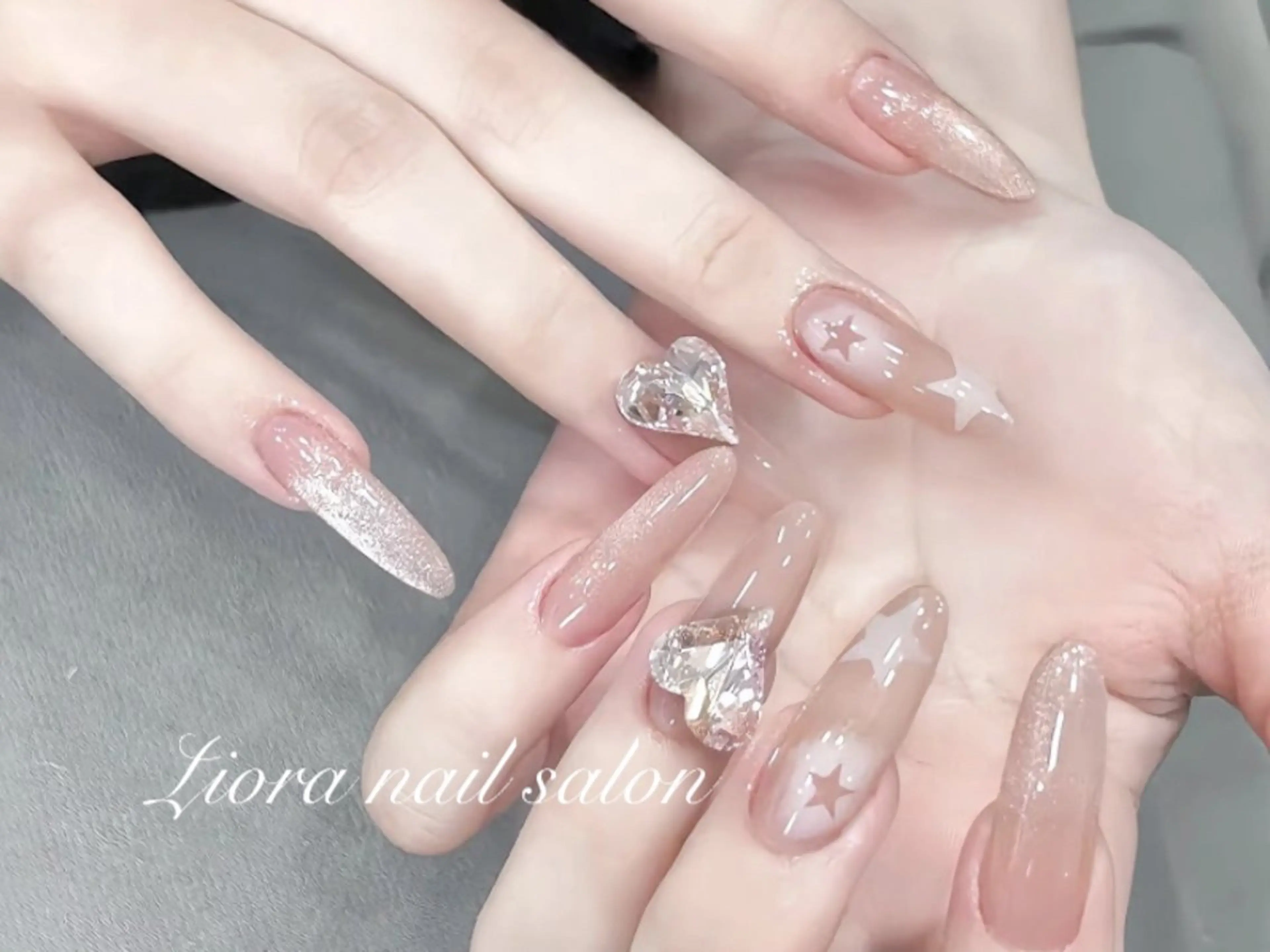 ネイル フレンチネイル ジェルネイル ガーリー グラデーション キラキラネイル ハンドネイル Liora ネイルサロン所属・Liora nail salonのネイルデザイン