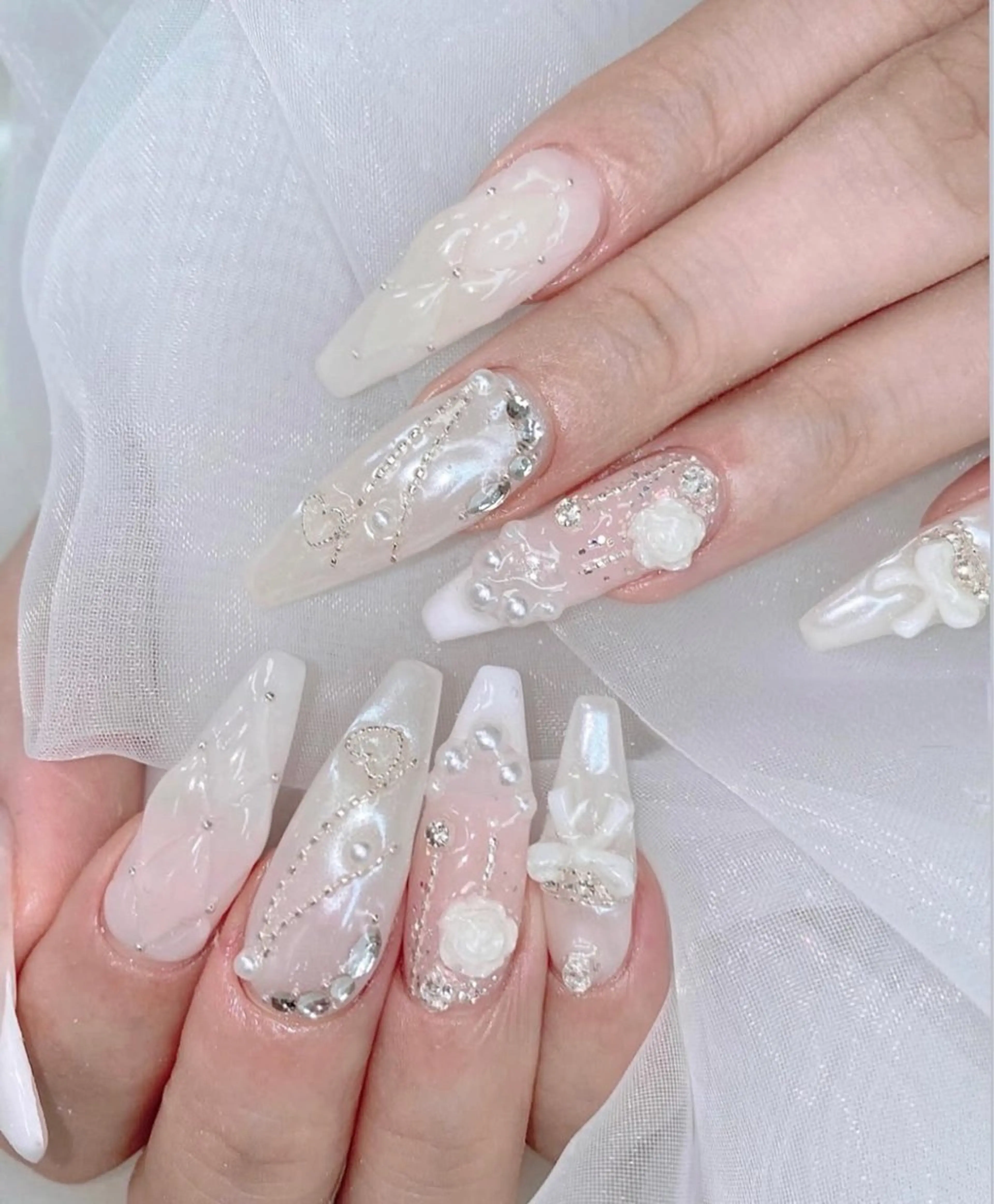 ネイル アニマル柄 オーロラネイル チークネイル フラッシュネイル ジェルネイル ハンドネイル T.A Nail Salonのネイルデザイン