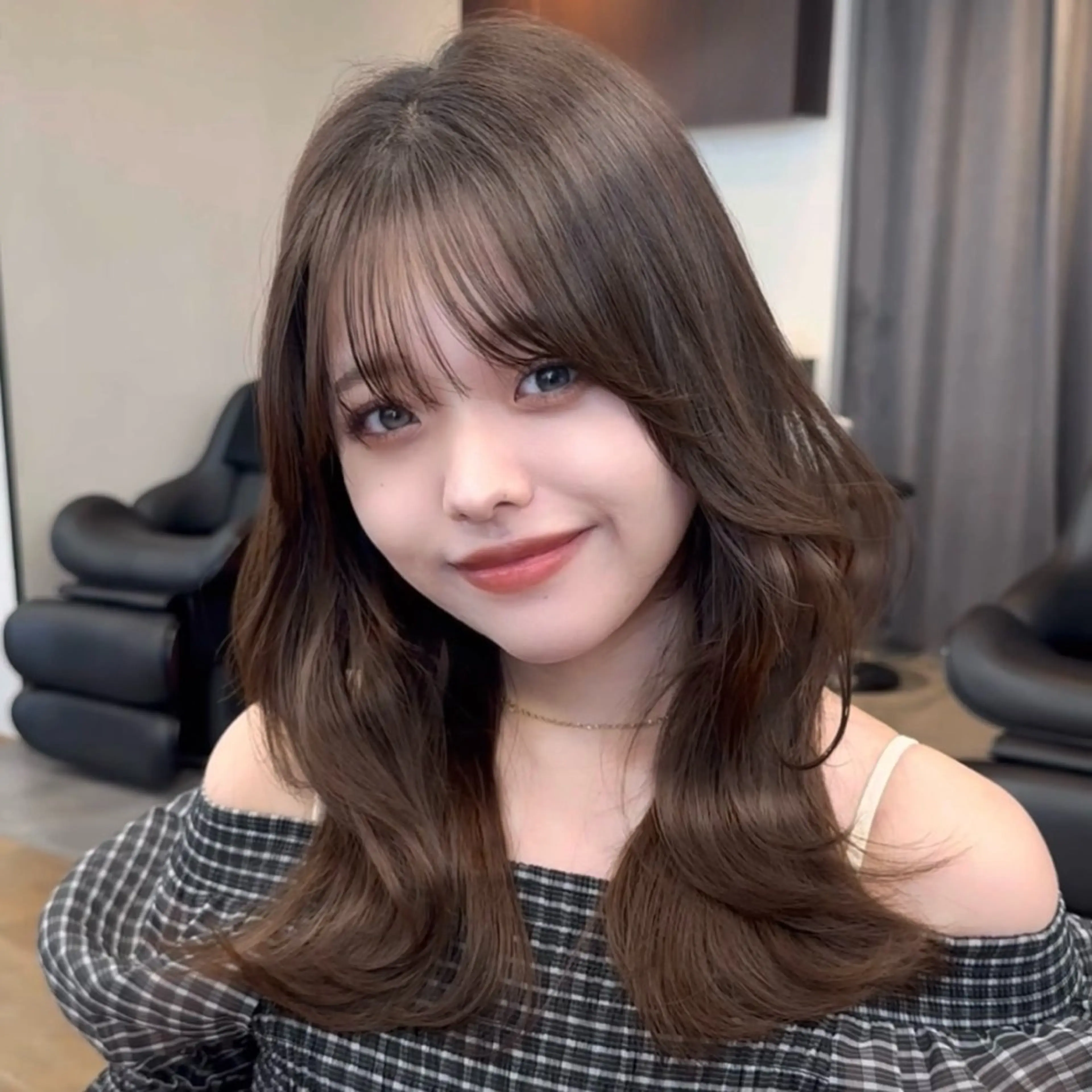 セミロング カラー ヘアアレンジ ヘアセット 顔周りcut/ 艶ワンカラー♥ちさきのヘアスタイル