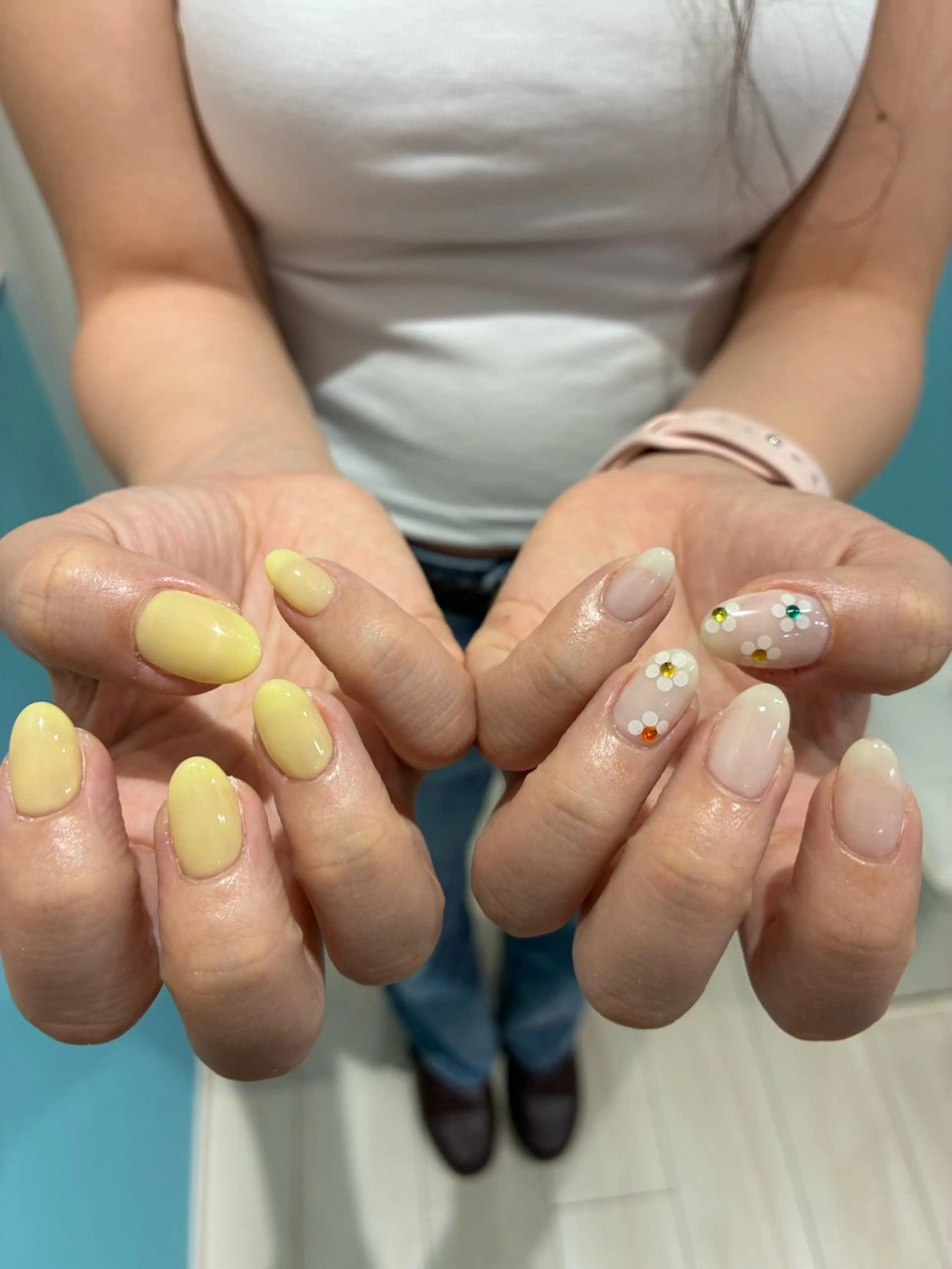 ネイル 黄色 ハンドネイル 5日16時マグネット 4980円❣️のネイルデザイン