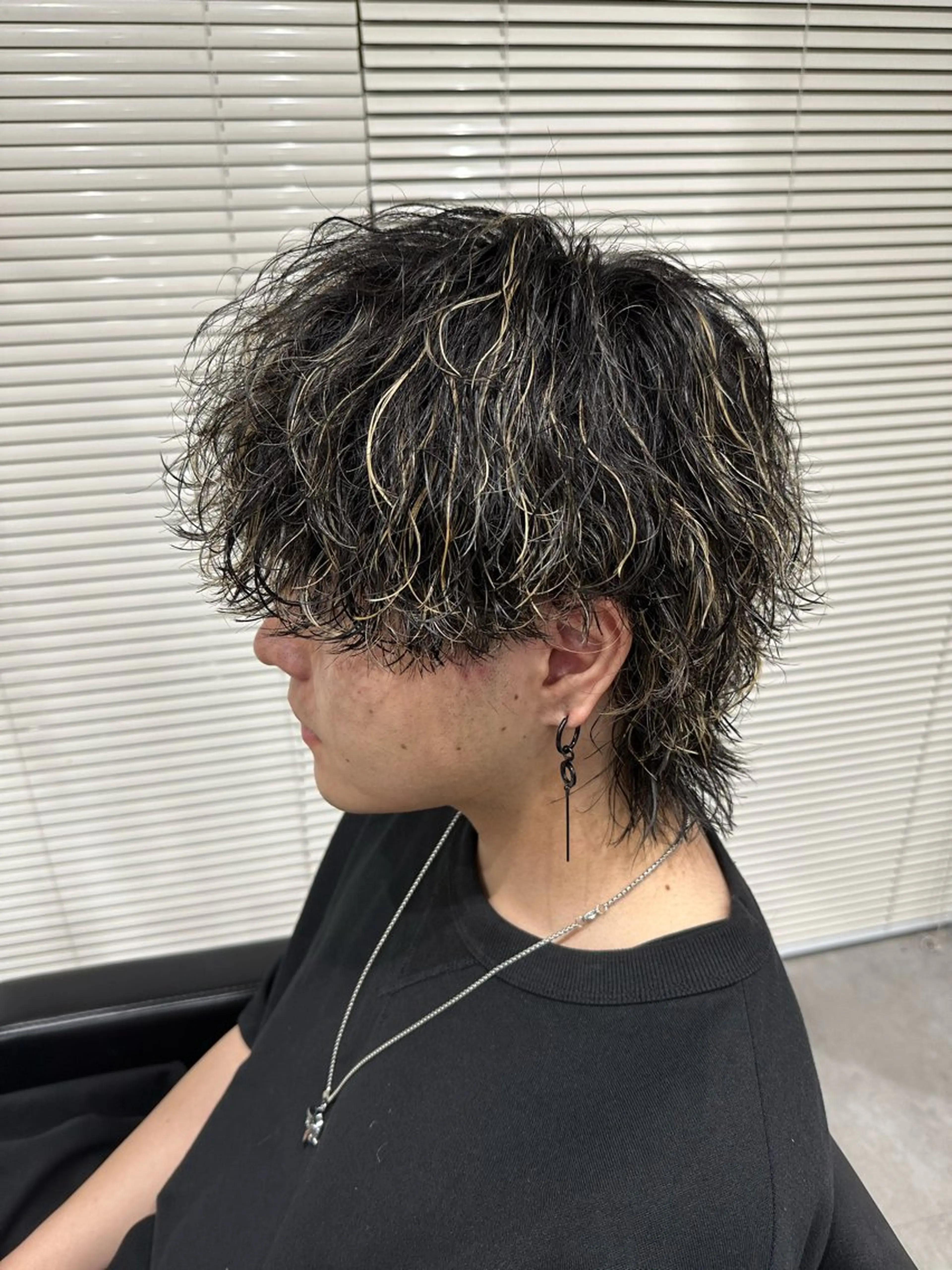 ショート パーマ メンズ メンズハイライト メンズパーマ 波巻きパーマ ハイライト カット ヘアカラー パーマ 「パーマ指名No1 🥇」小日向悠のヘアスタイル
