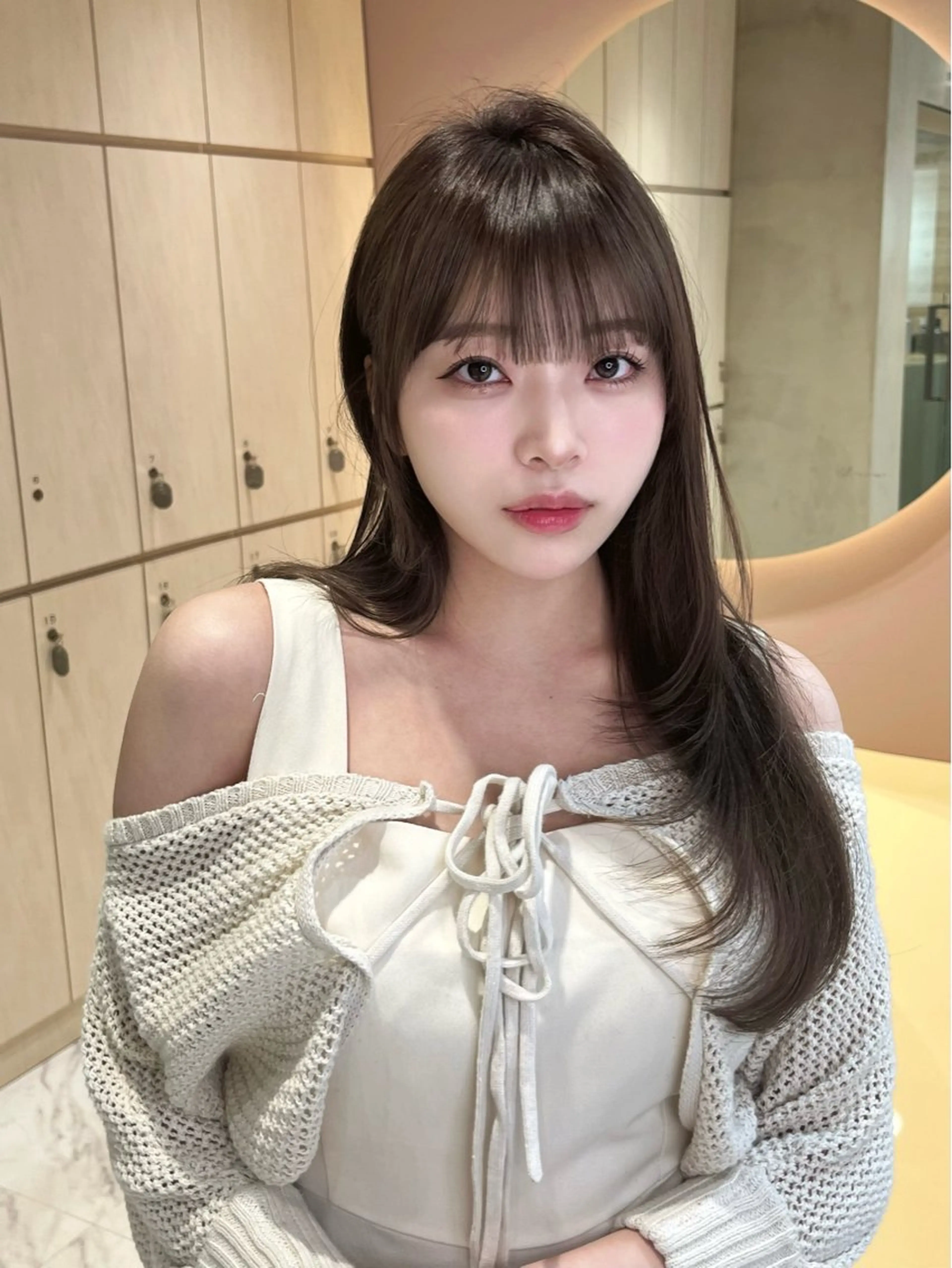 セミロング カラー カット ヘアカラー トリートメント 髪質改善 縮毛矯正 韓国ヘア　柏崎颯刀のヘアスタイル