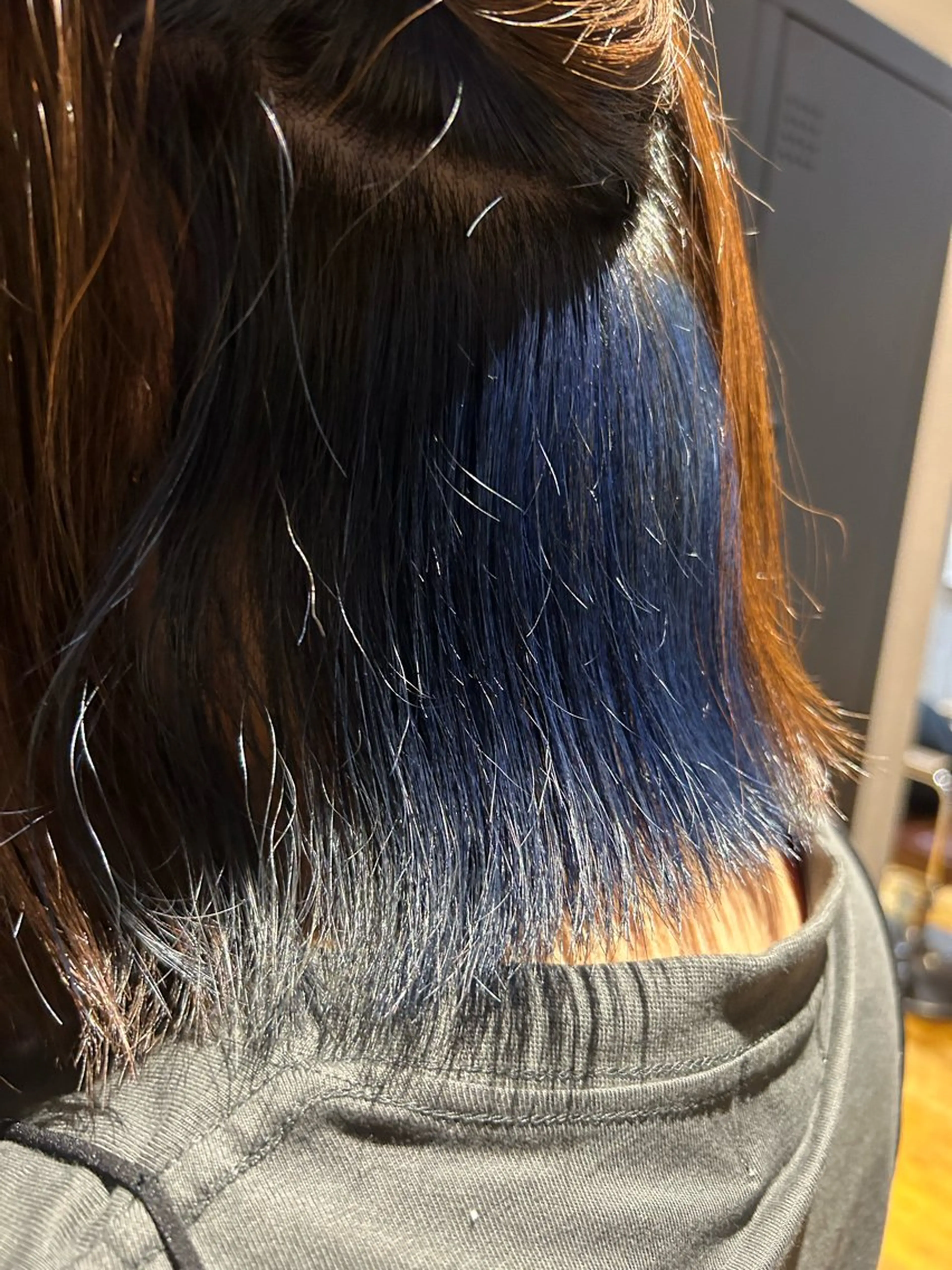 セミロング カラー インナーカラー ネイビーカラー インナーカラー ✂️櫻井海星のヘアスタイル