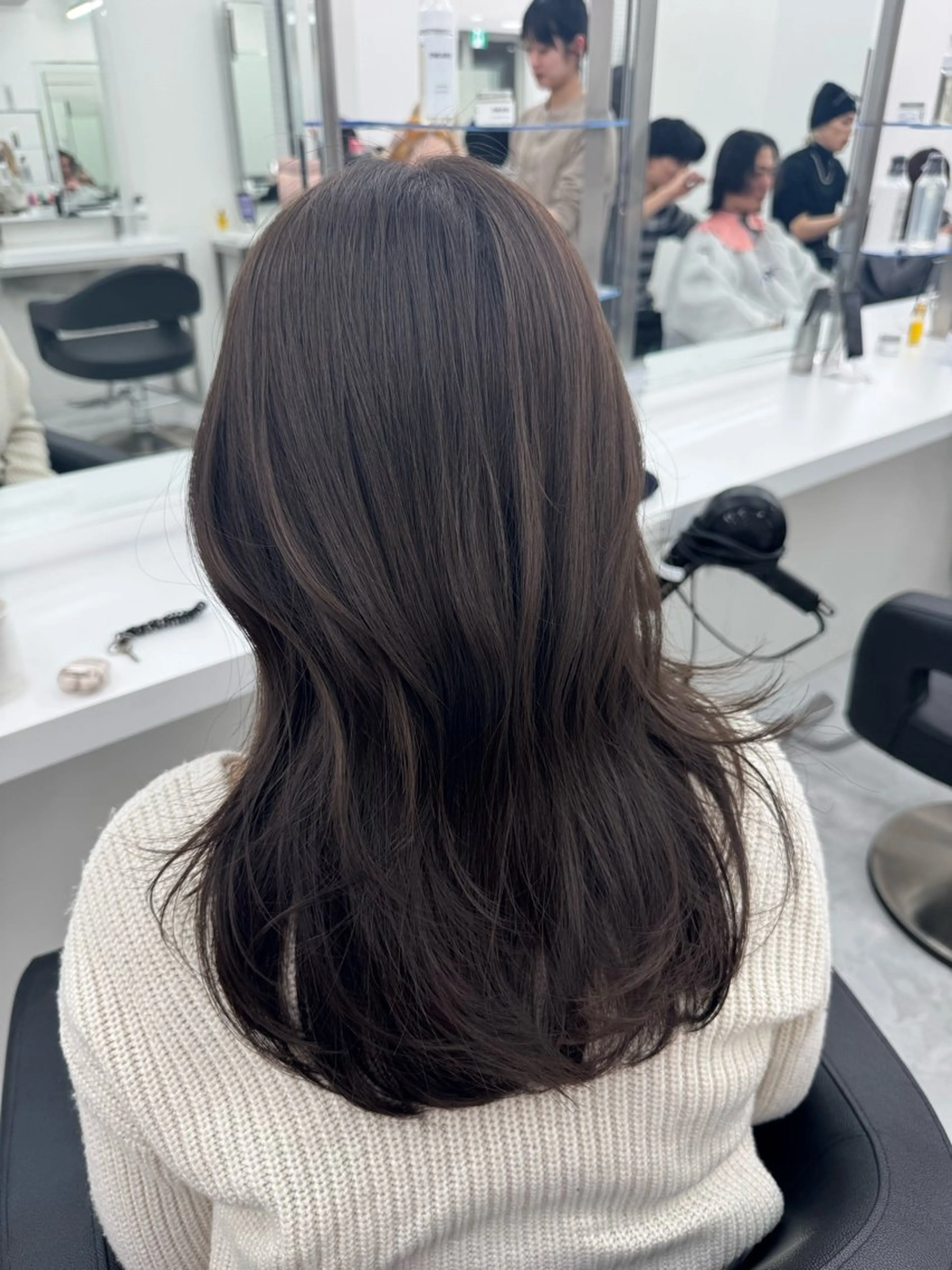 カラー noa🫧ナチュラル 艶感🏹グレージュのヘアスタイル