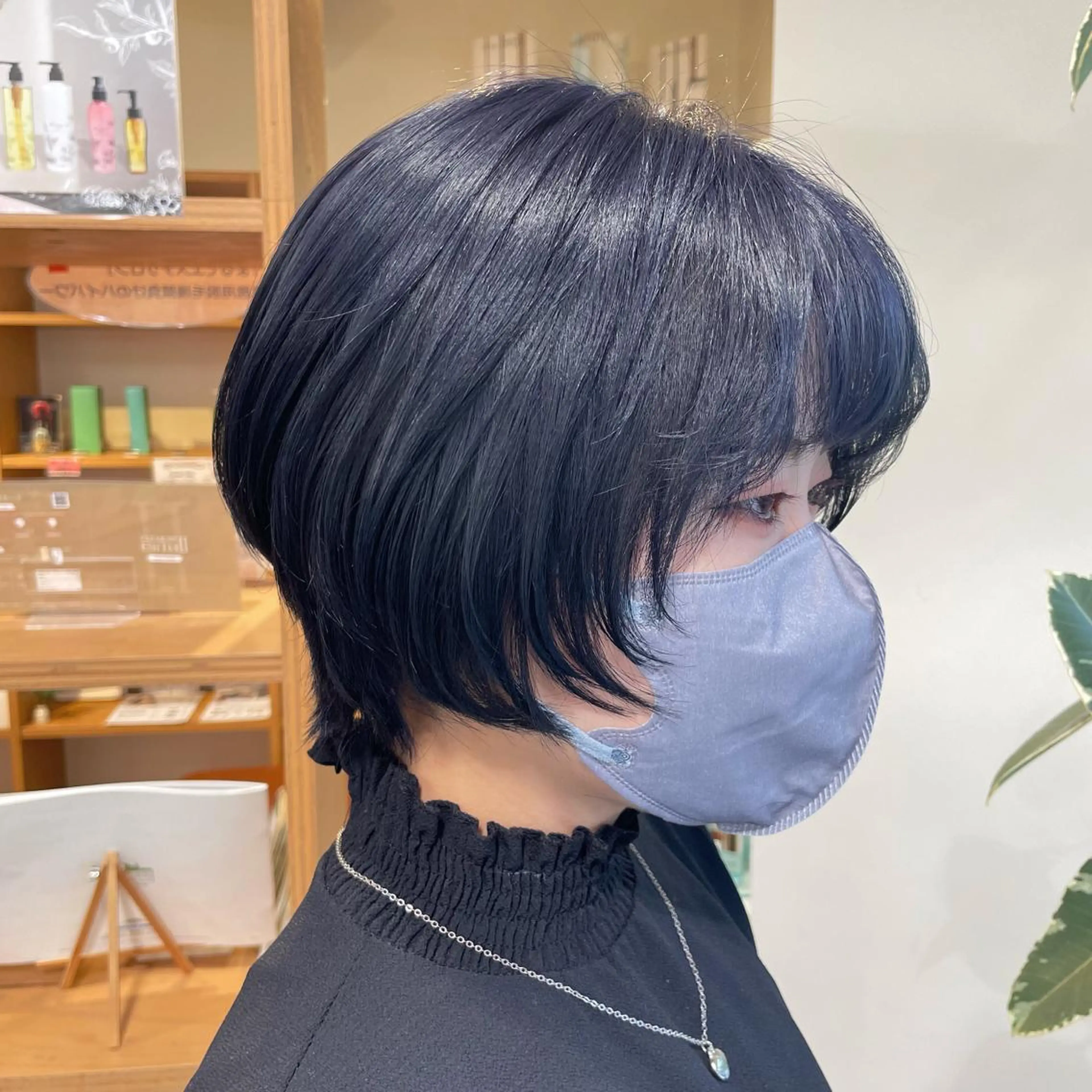 ショート カラー 透明感カラー ネイビーカラー ウルフカット piLLon/ RYUKAのヘアスタイル