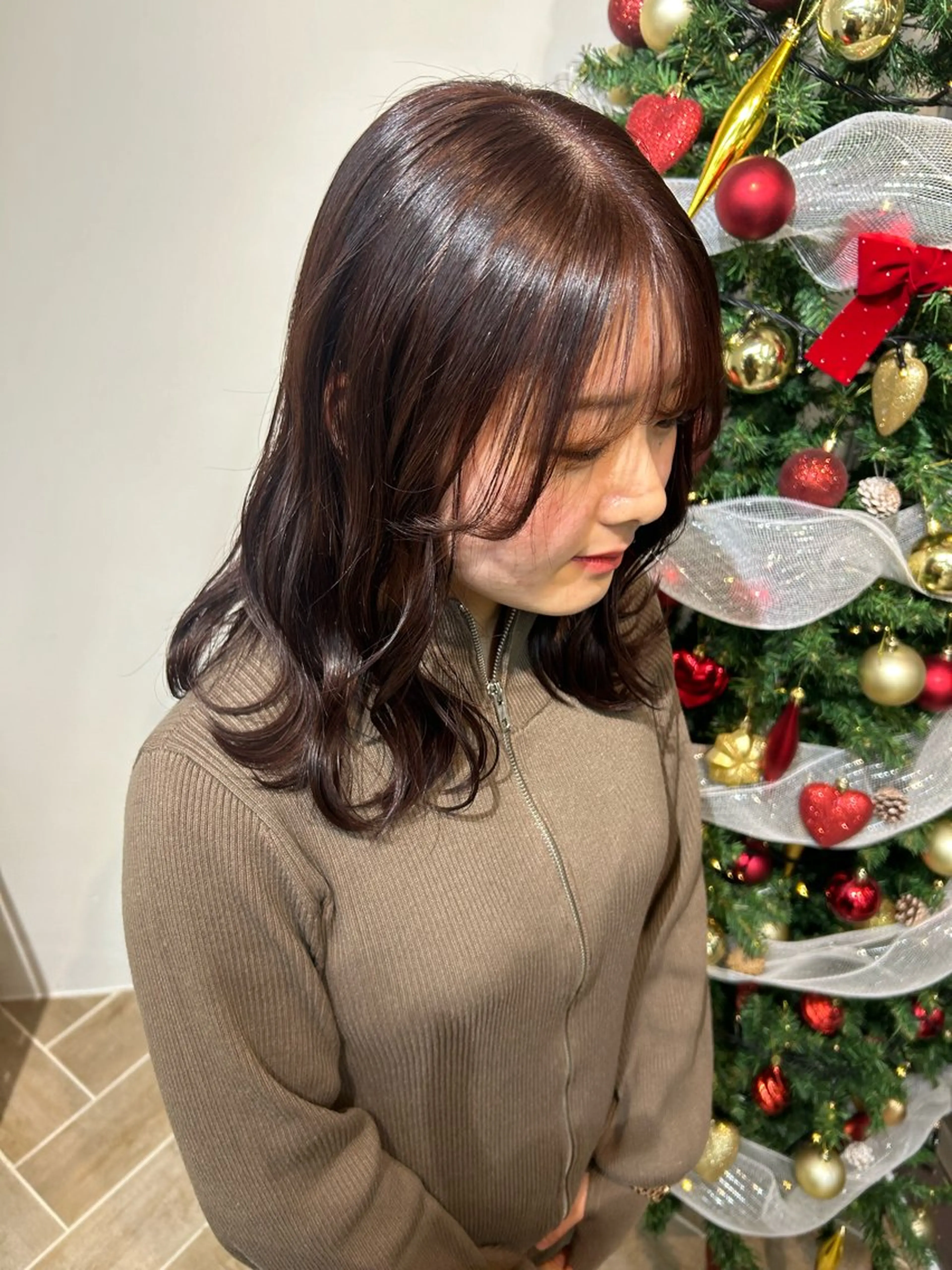 ミディアム カラー ヘアカラー ベージュ/ダブルカラ ー/新潟駅/青柳萌果のヘアスタイル