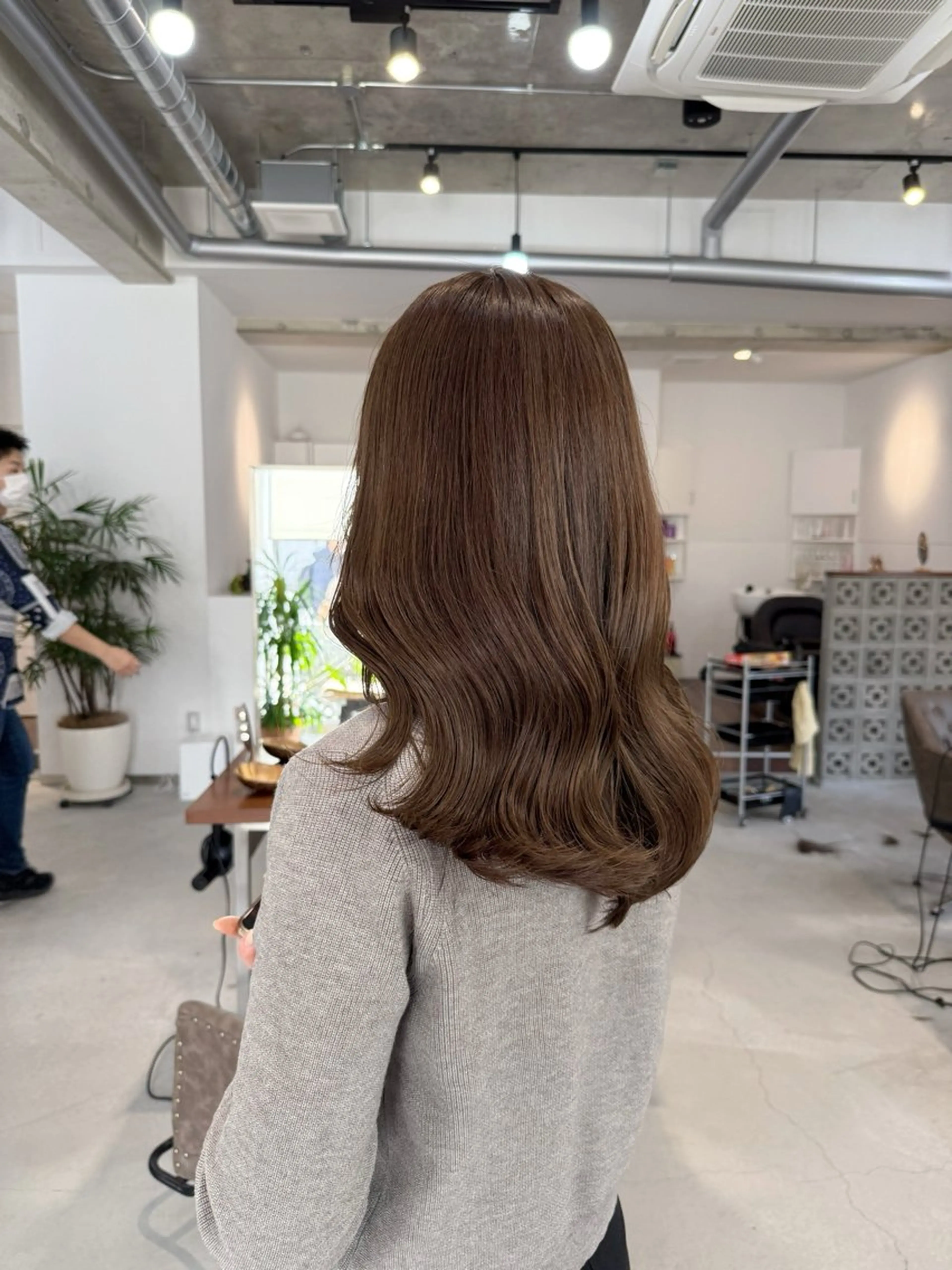 セミロング カラー レイヤーカット カット ヘアカラー トリートメント カイリ /レイヤーカットのヘアスタイル