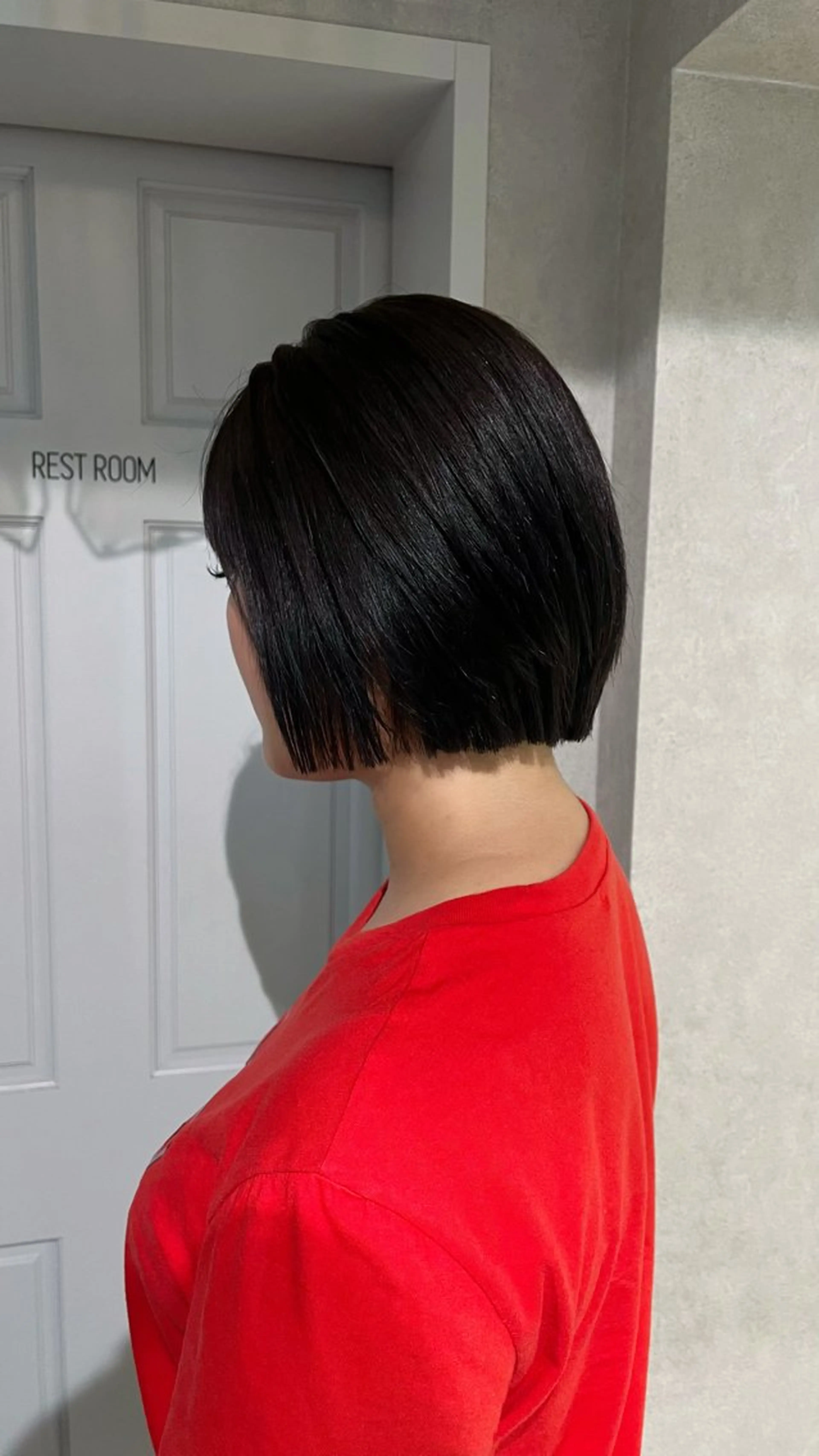 ショート カラー 切りっぱなしボブ ブリーチ ダブルカラー イヤリングカラー ハイライトカラー カット ヘアカラー HARUKI🏔️/ メンズ/透け感カラーのヘアスタイル