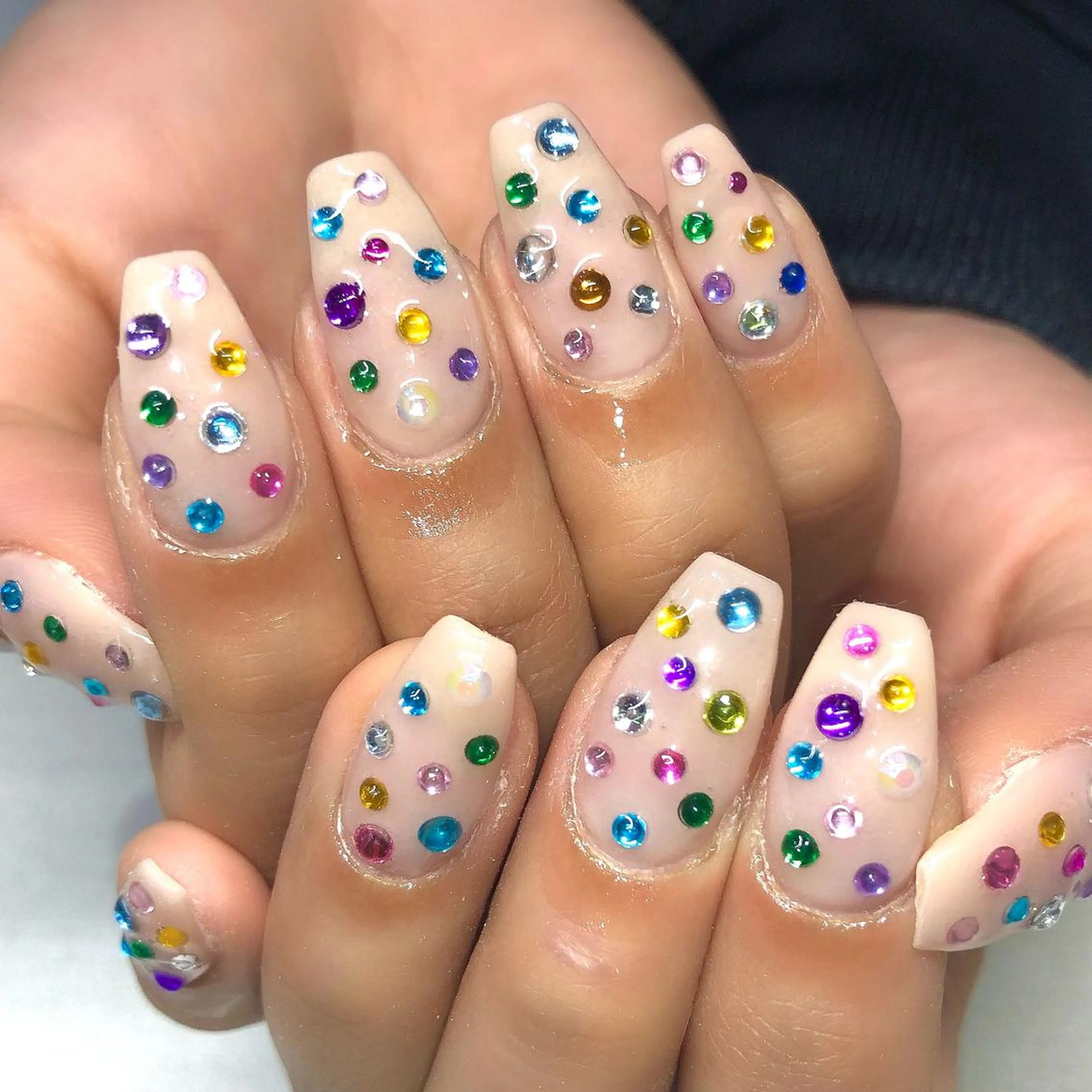 ネイル 持ち込み ストーンネイル ハンドネイル 【Yappy🌈】 💖P-tanaのネイルデザイン