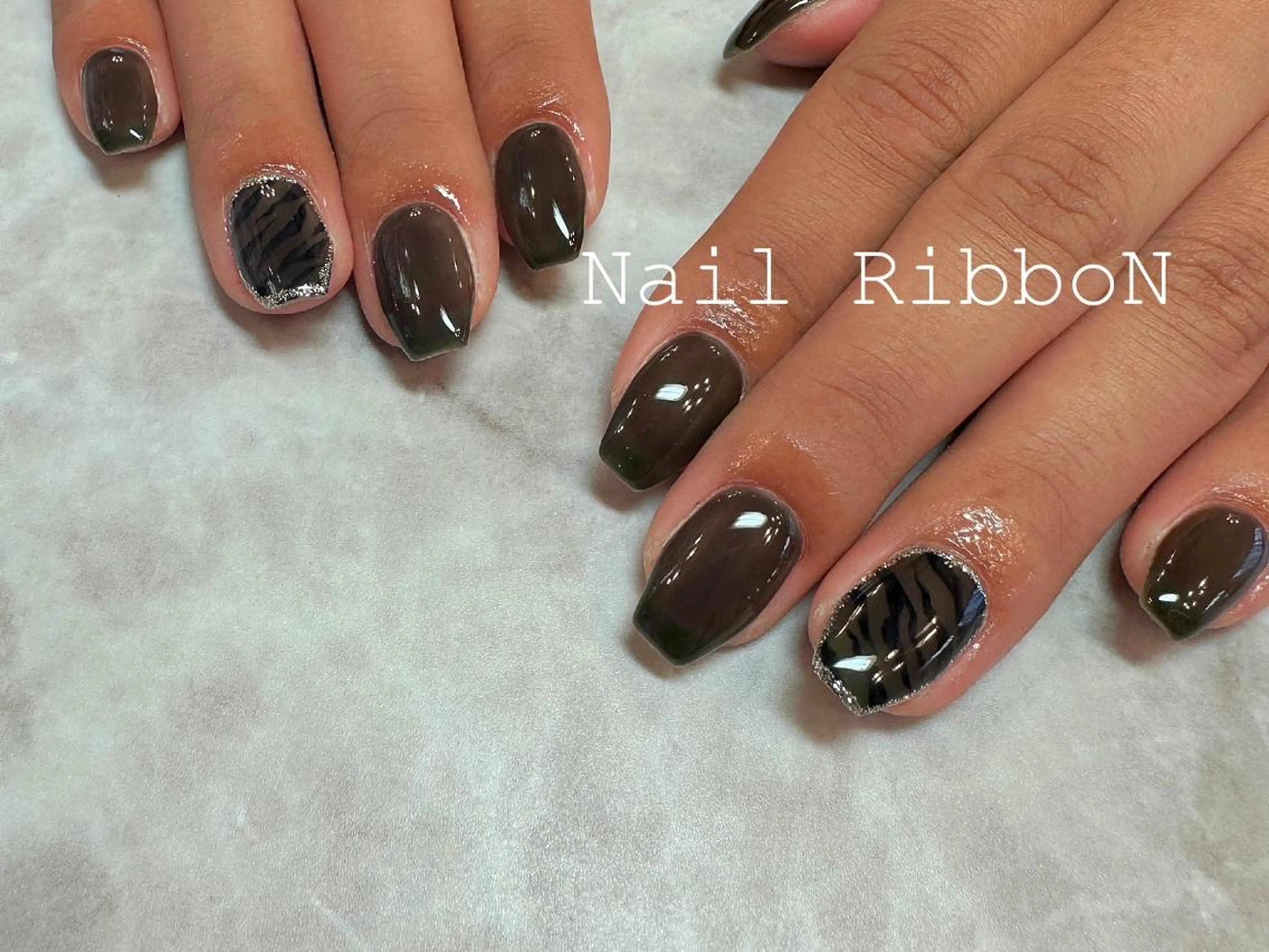ネイル ネイルリボン 受付スタッフのネイルデザイン