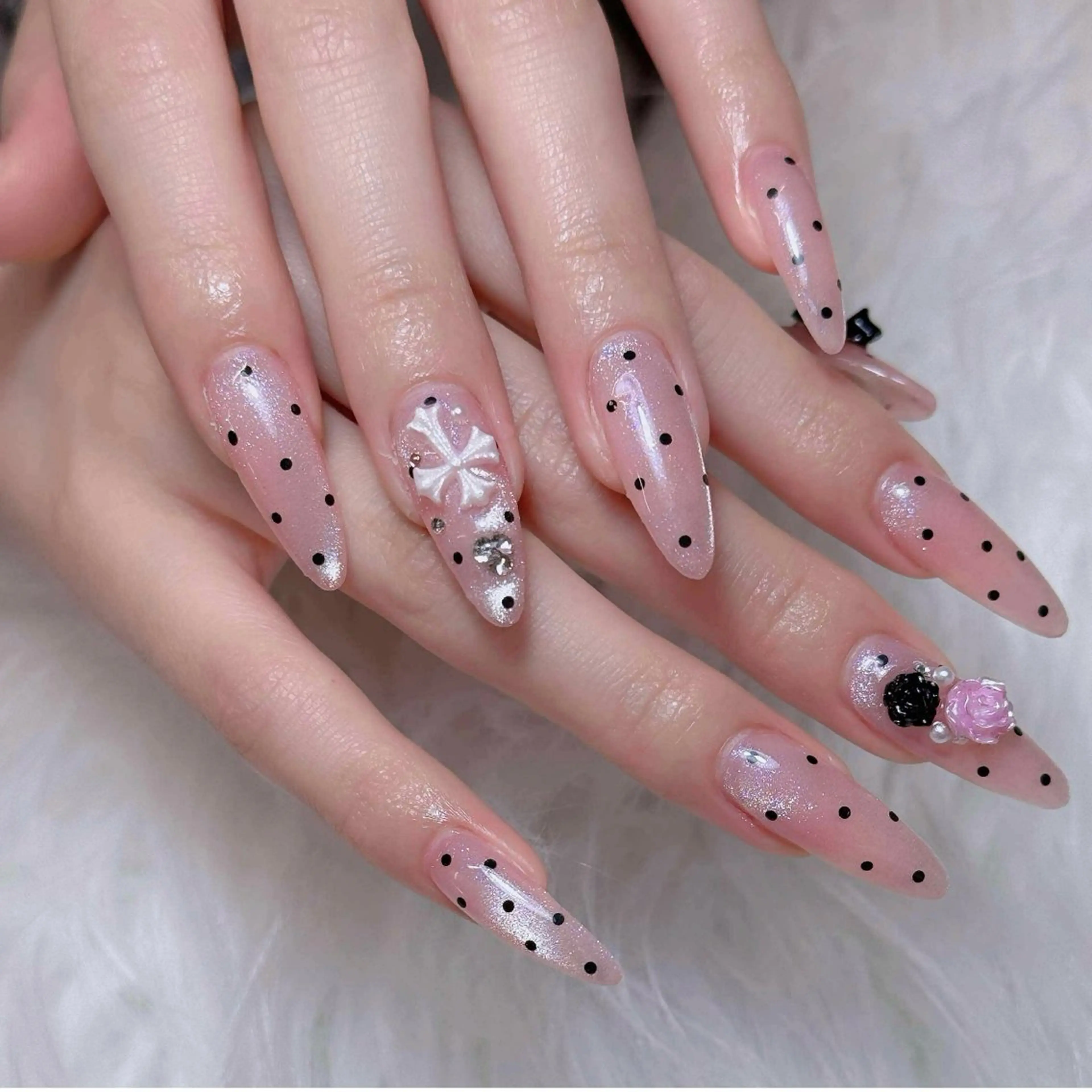 ネイル オーロラネイル チークネイル フットネイル フレンチネイル 韓国ネイル ハンドネイル Lumi Nailのネイルデザイン