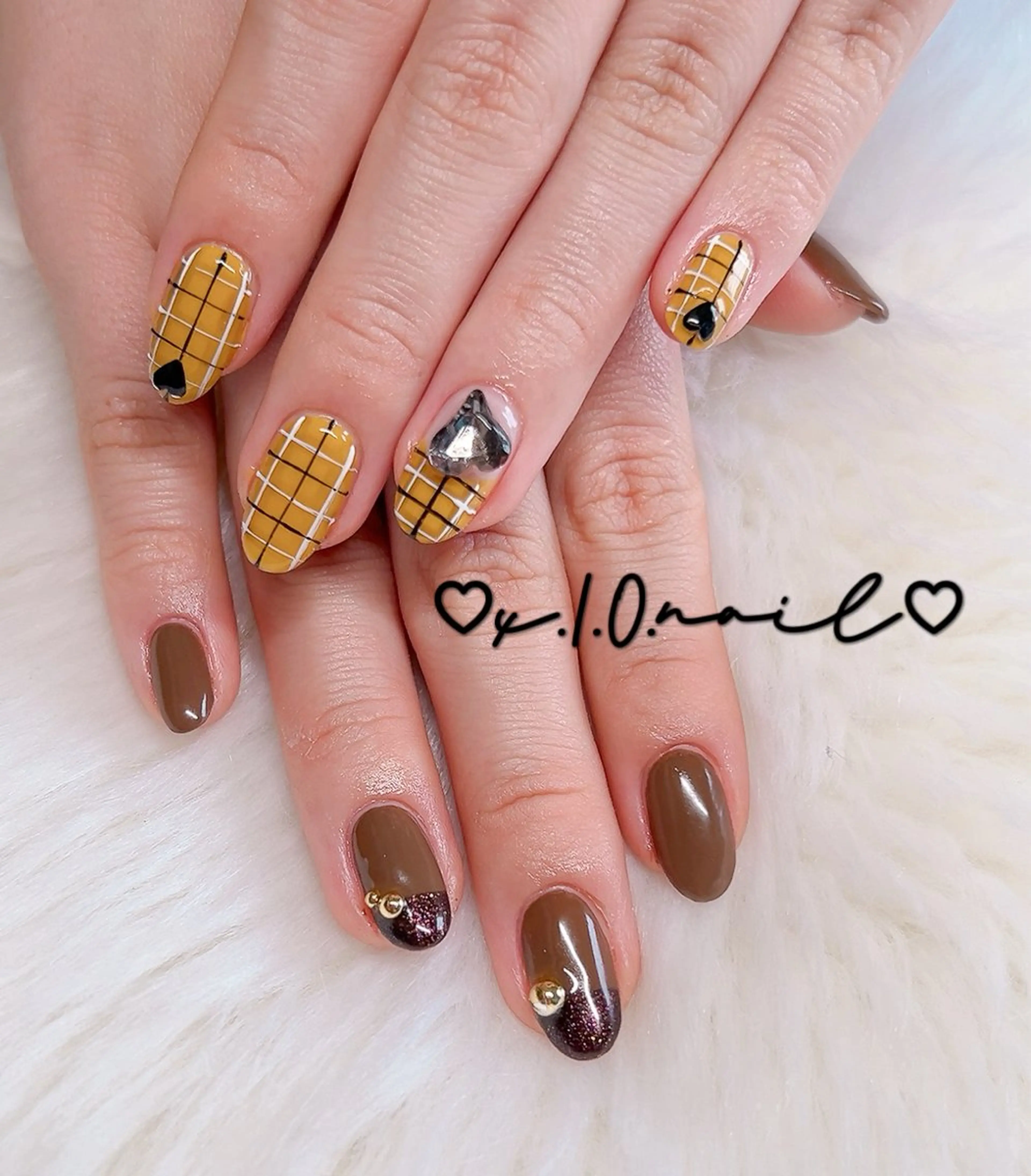 ネイル ハート バレンタイン 黄色 ハンドネイル x.1.0.nail ♡Cのネイルデザイン