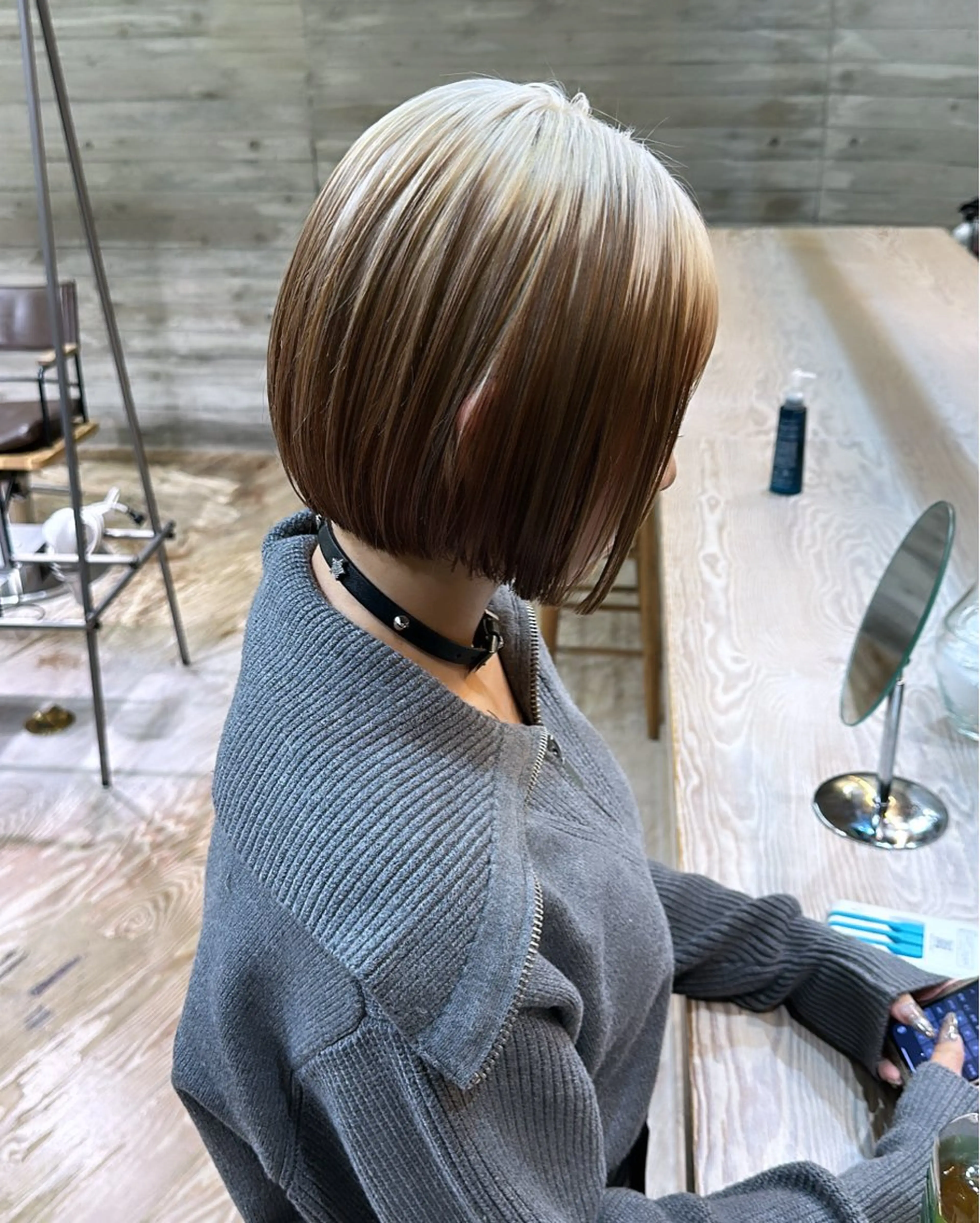 ショート カラー 抜きっぱなしブロンド ササキカズマのヘアスタイル
