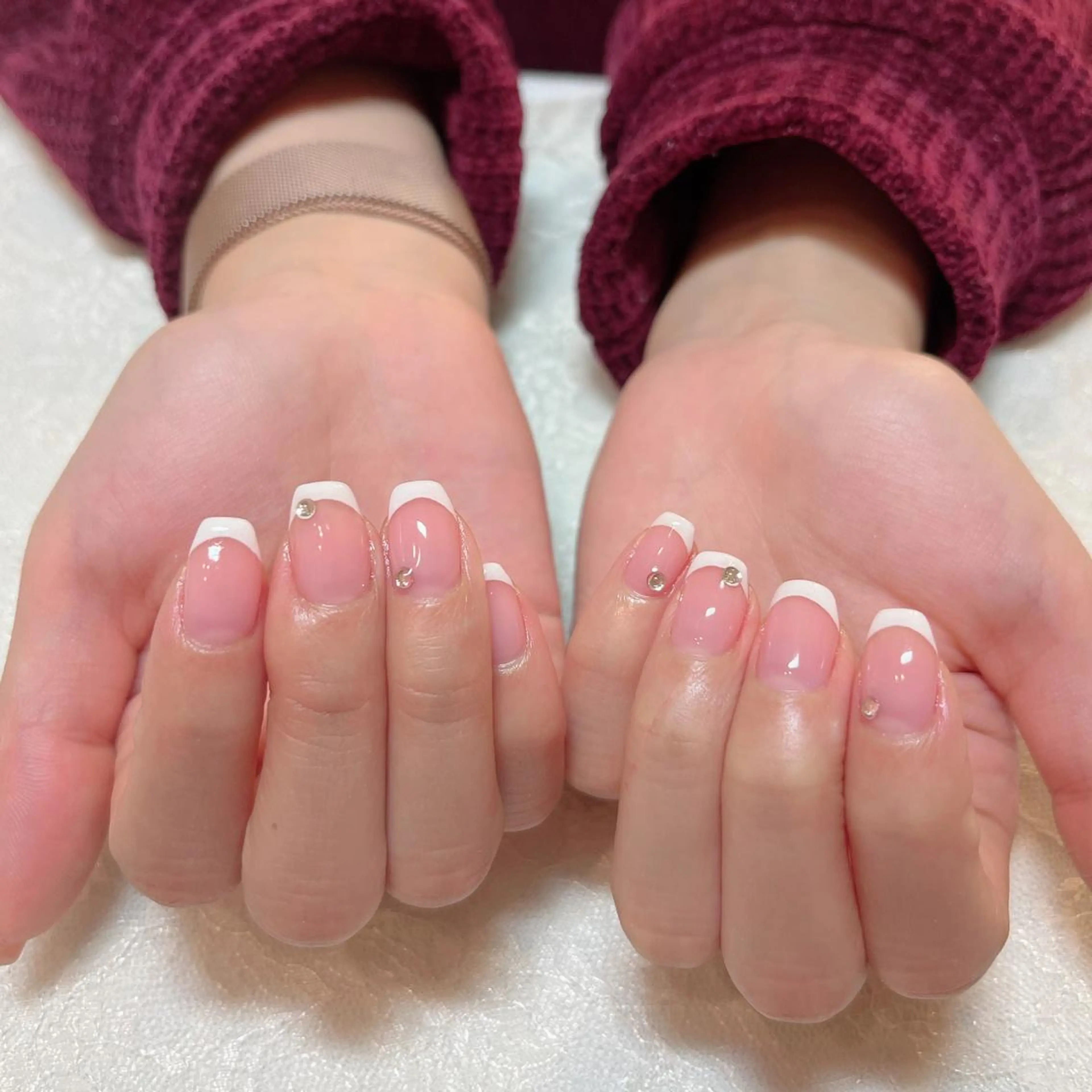 ネイル フレンチネイル ストーンネイル ハンドケア aoinail所属・aoi nailのネイルデザイン