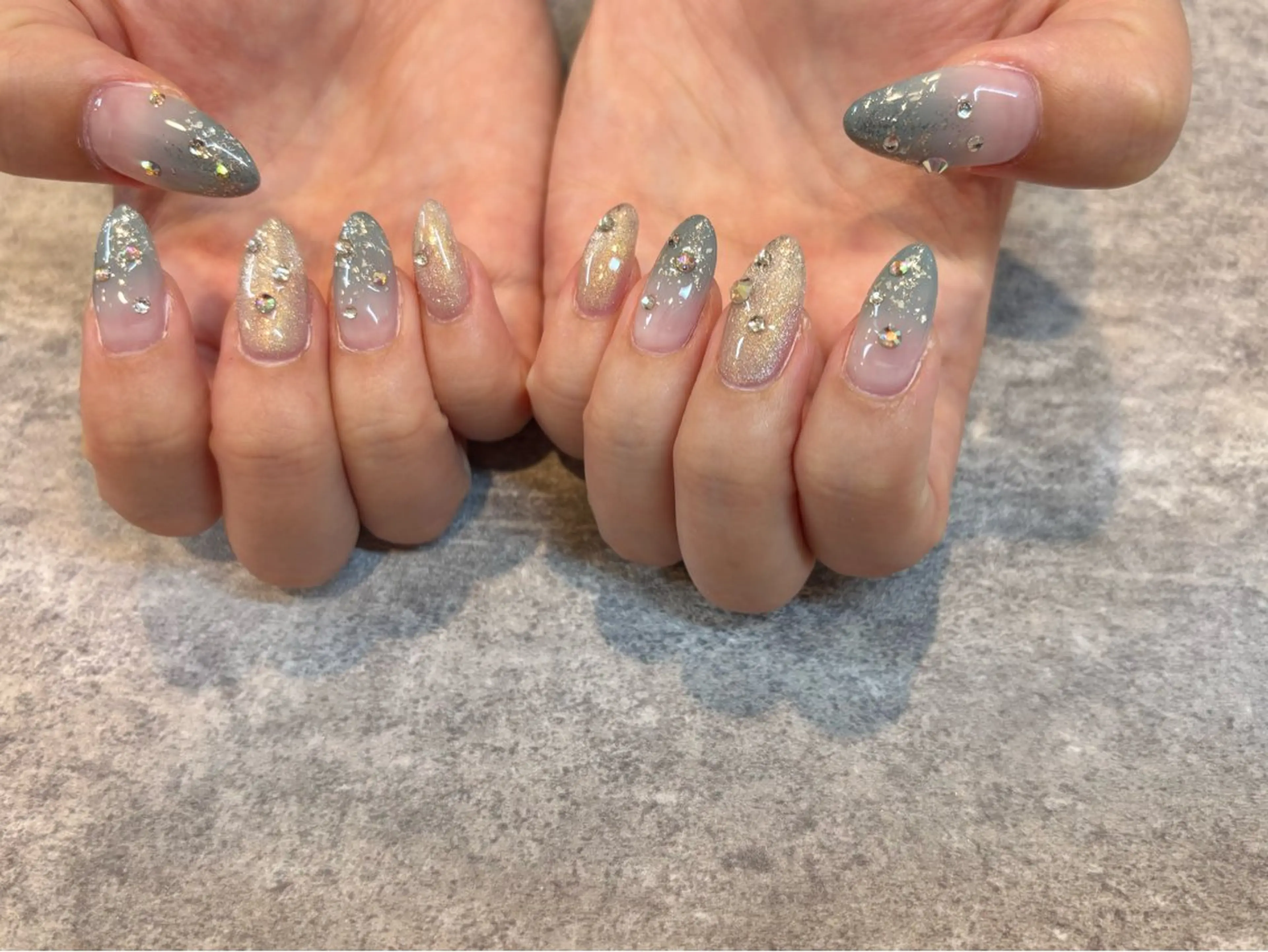 ネイル ハンドネイル AXSIA NAILのネイルデザイン
