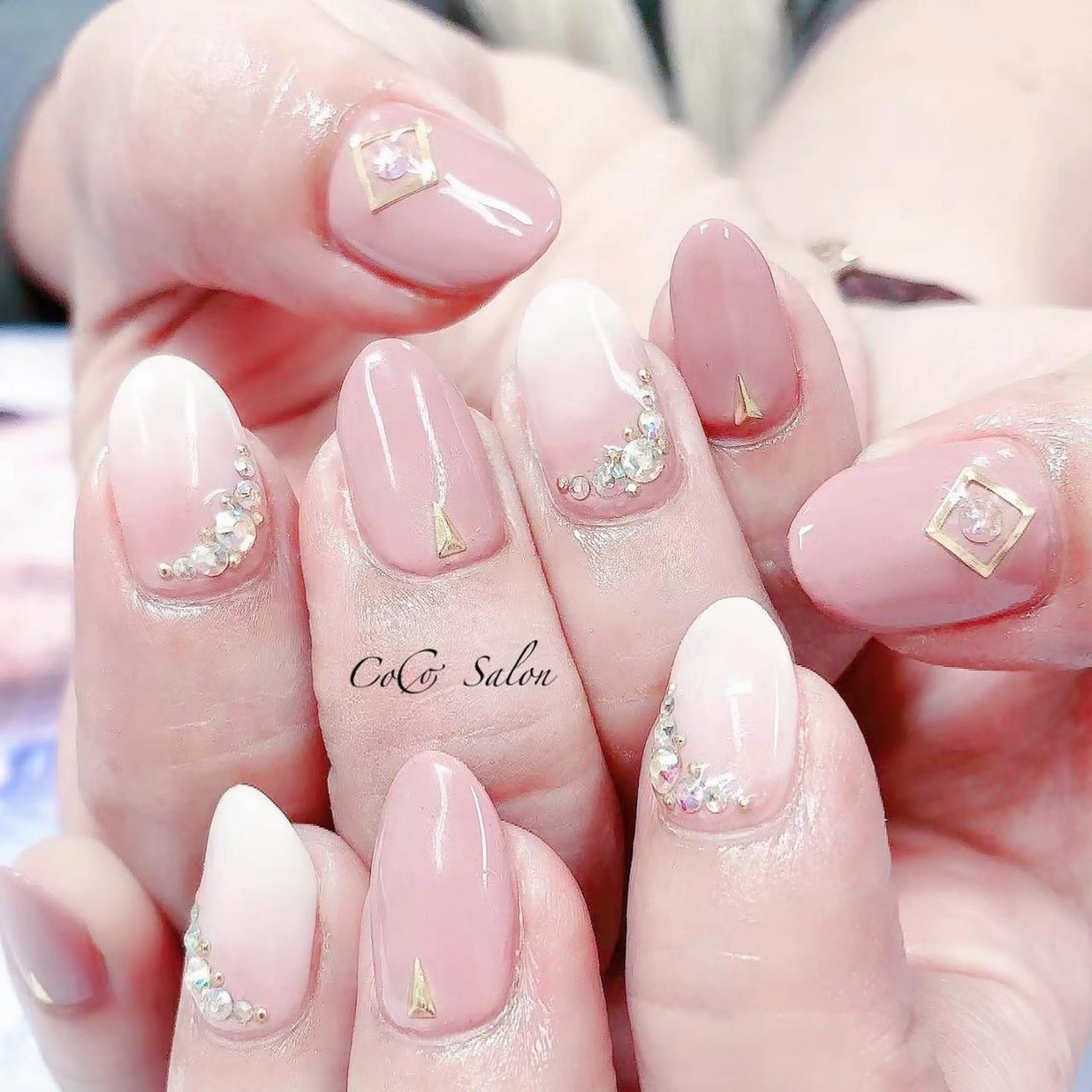 ネイル 長さ出し ジェルネイル グラデーション キラキラネイル オフィスネイル ハンドネイル CoCoSalon ネイル/まつ毛予約のネイルデザイン