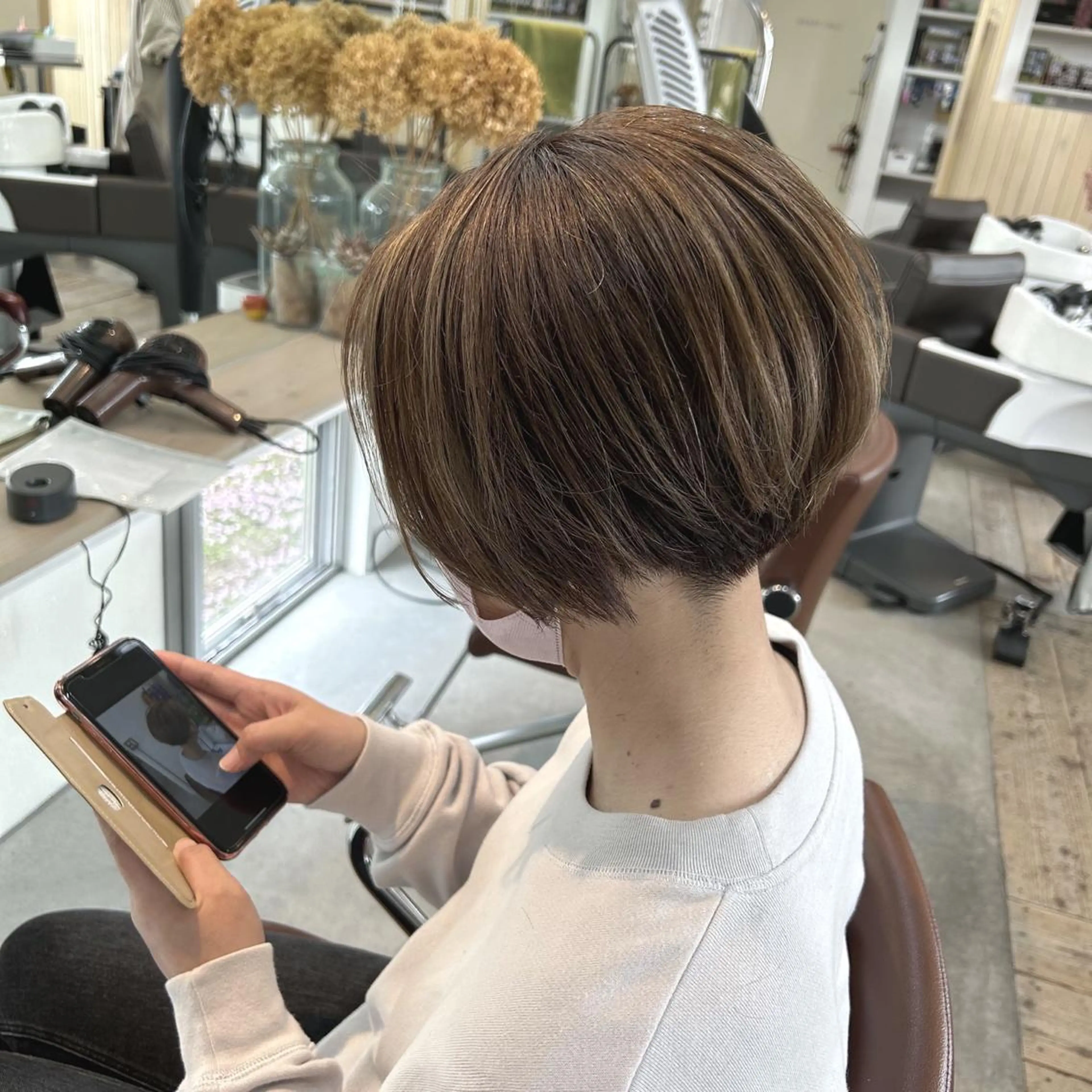 ショート カット ヘアカラー kachina所属・綿貫 美雪のヘアスタイル