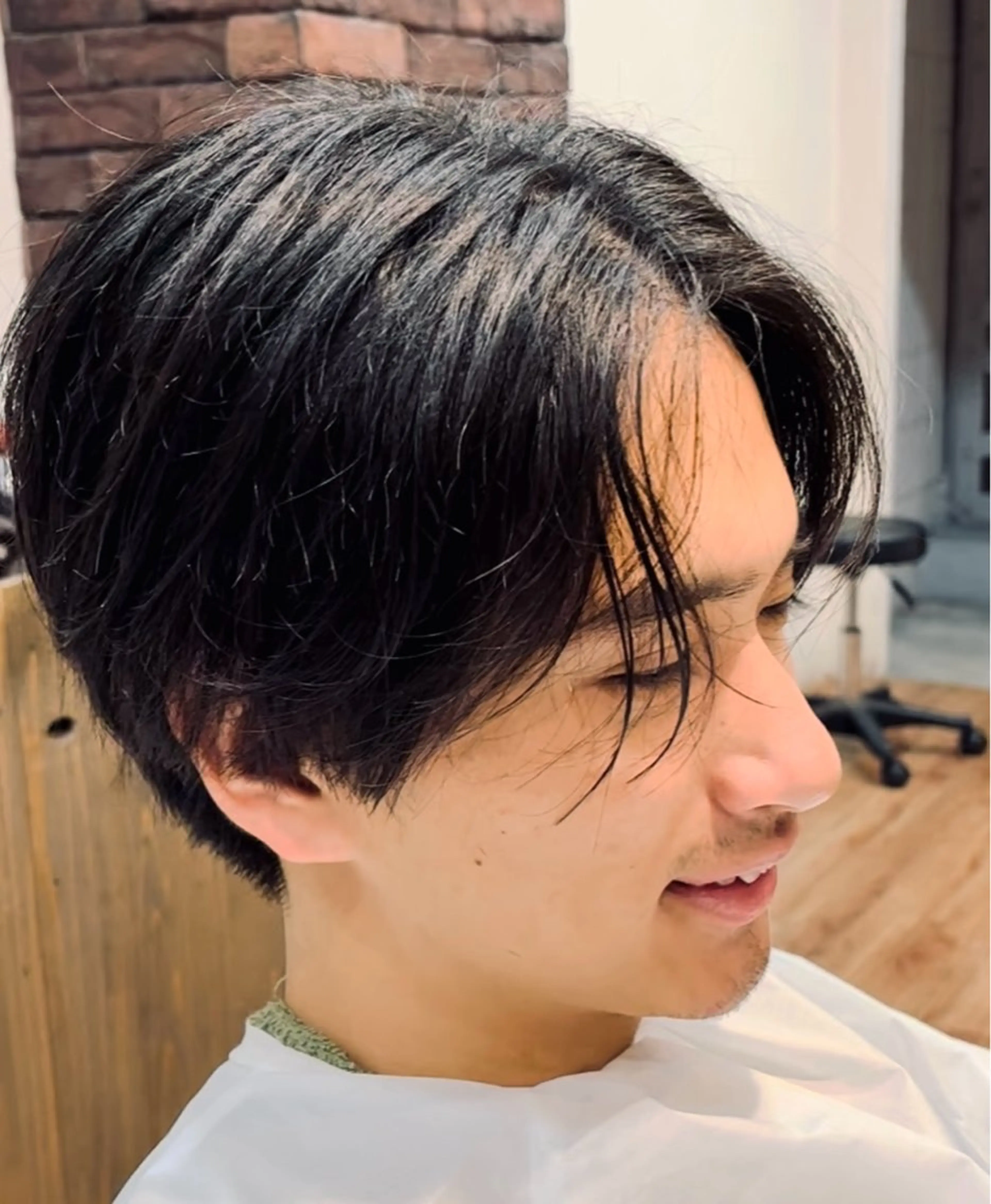 ミディアム カット 新越谷Lusso 【OOSERA】のヘアスタイル