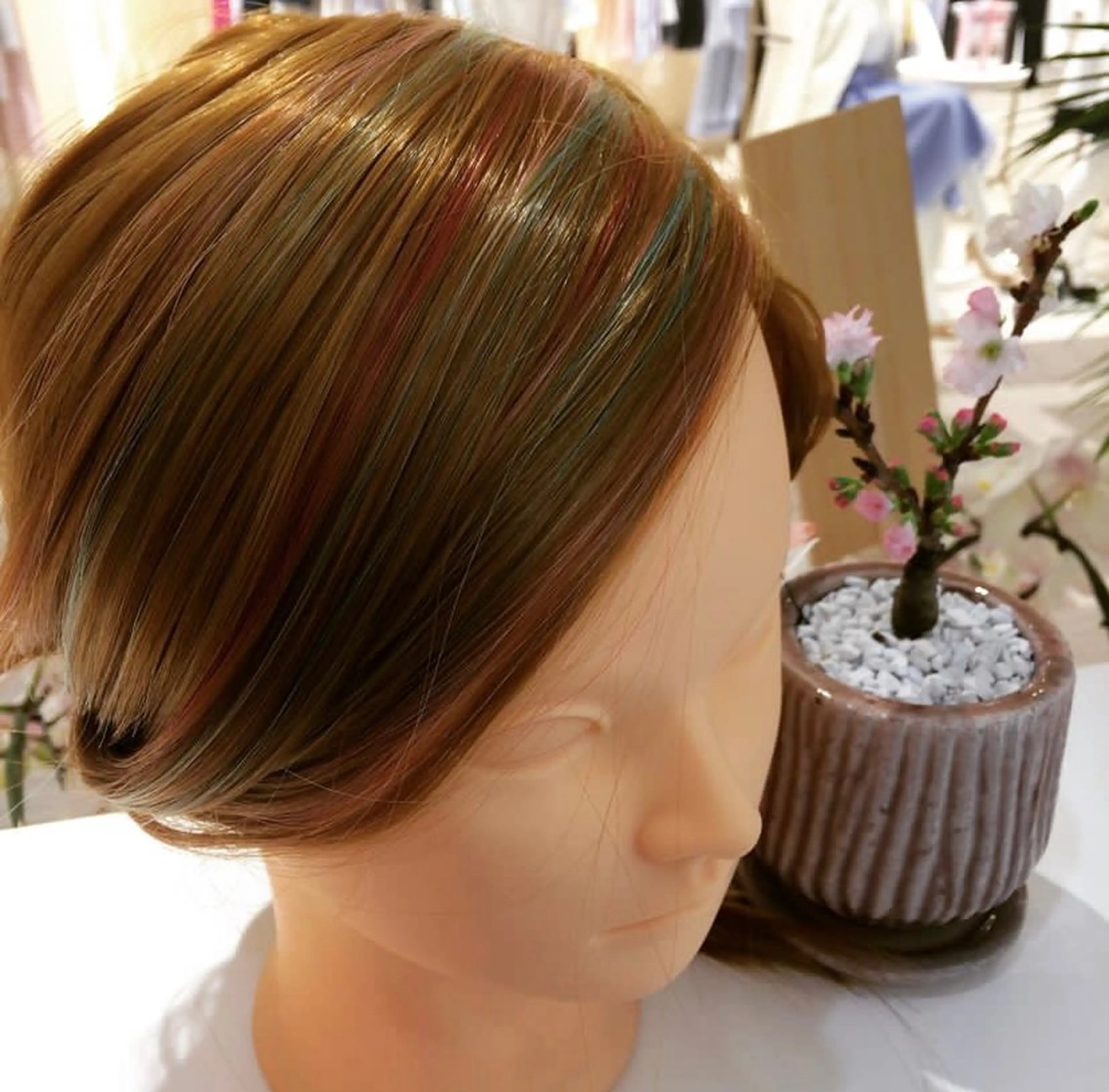 ミディアム GRAZIE所属・女性専門だから安心 【育毛増毛専門店】のヘアスタイル