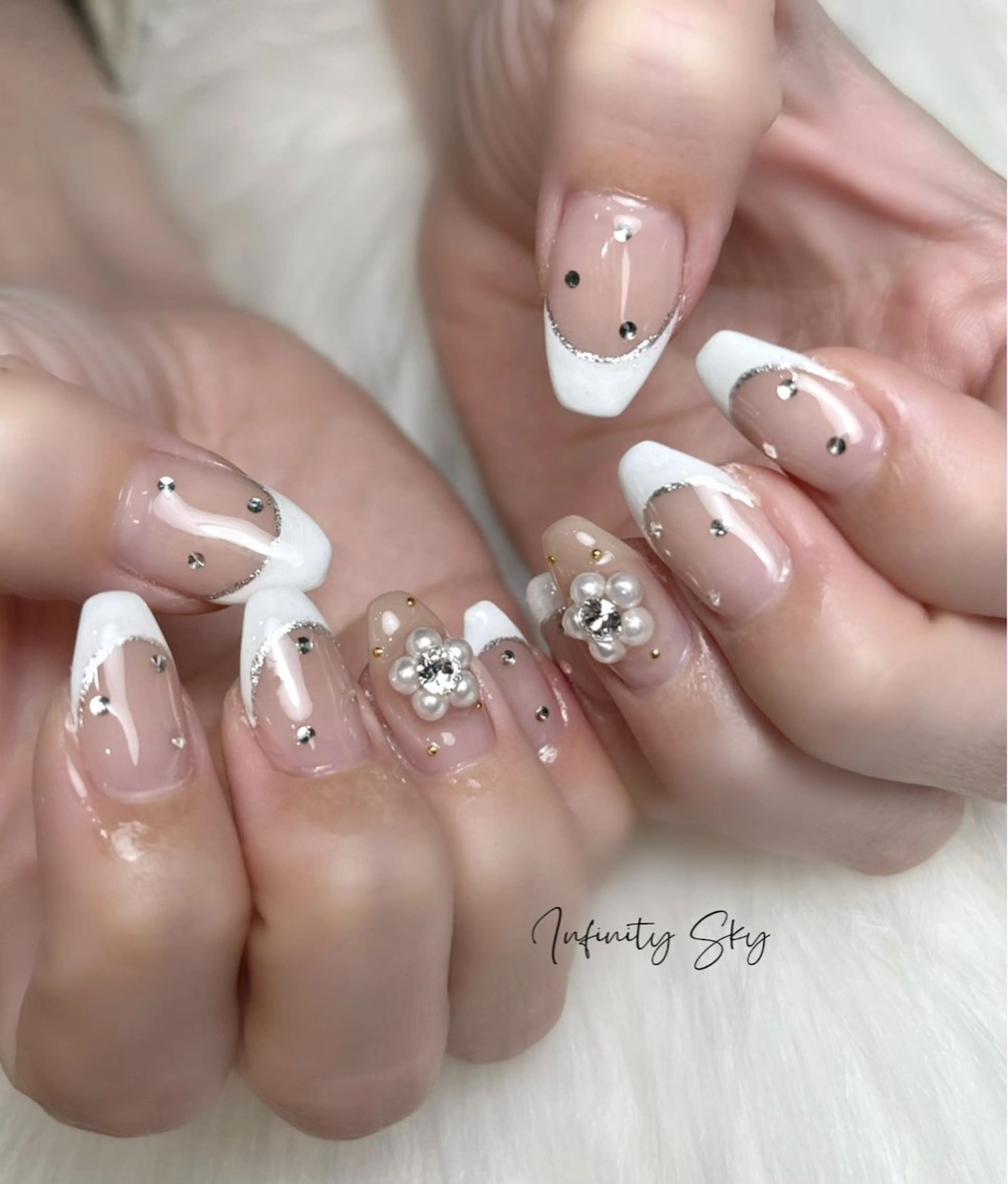 ネイル フレンチネイル ホワイト ハンドネイル infinity skyのネイルデザイン