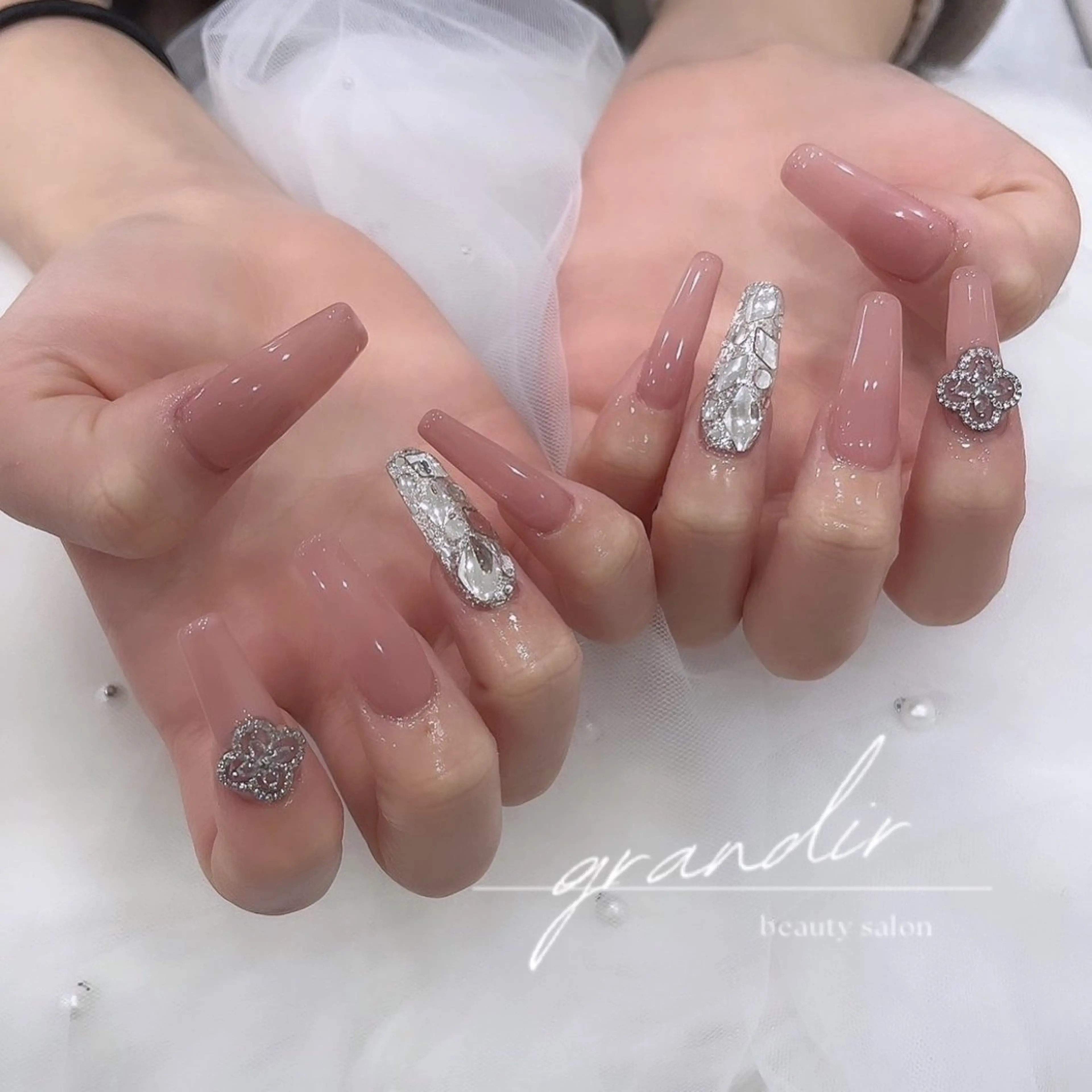 ネイル ハンドネイル grandir所属・grandir🦋 MOMOKAのネイルデザイン