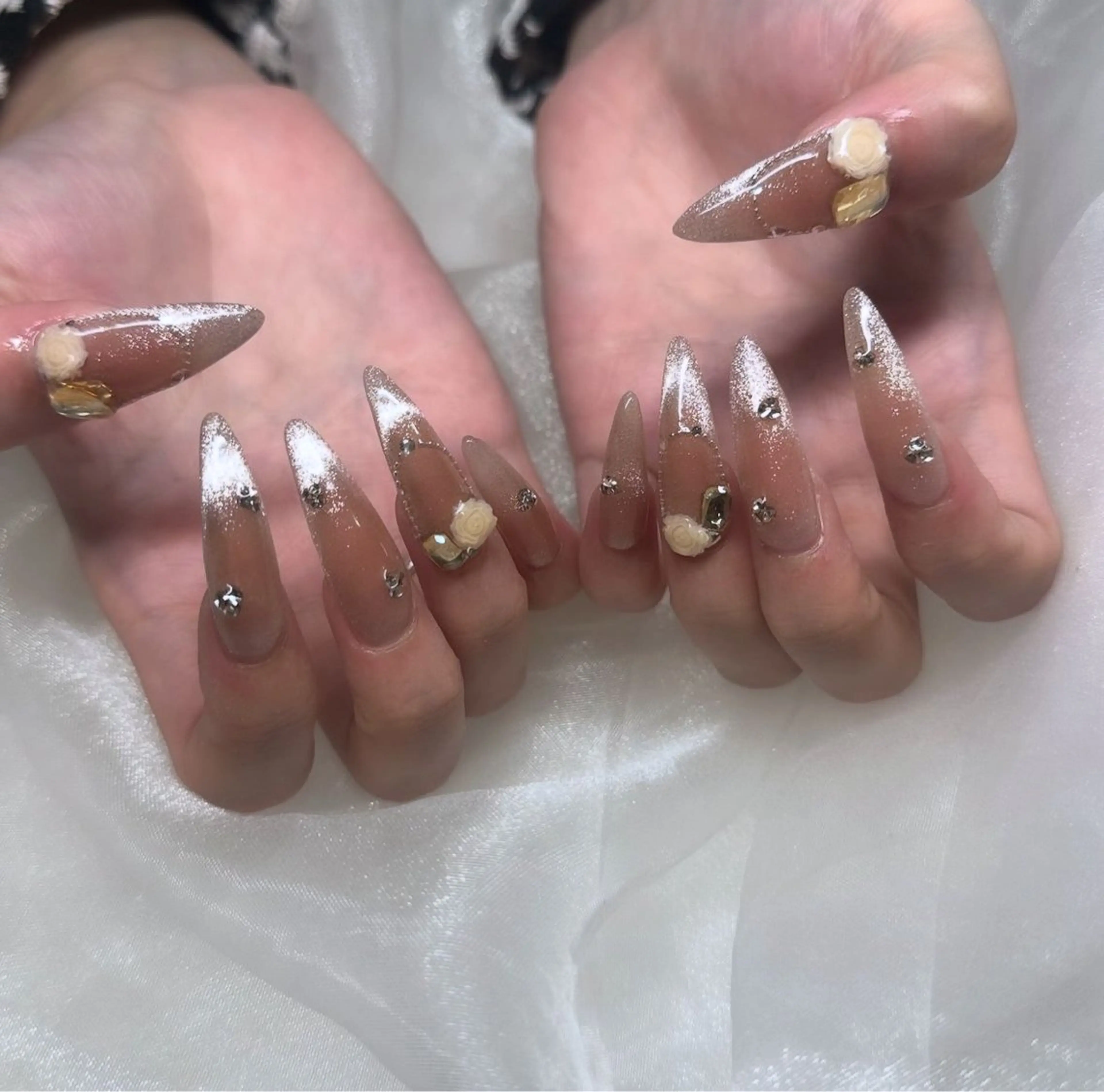 ネイル チークネイル キラキラネイル 韓国ネイル マグネットネイル ワンホンネイル ume hairsalon所属・nono/ 熊取ﾈｲﾙｻﾛﾝのネイルデザイン