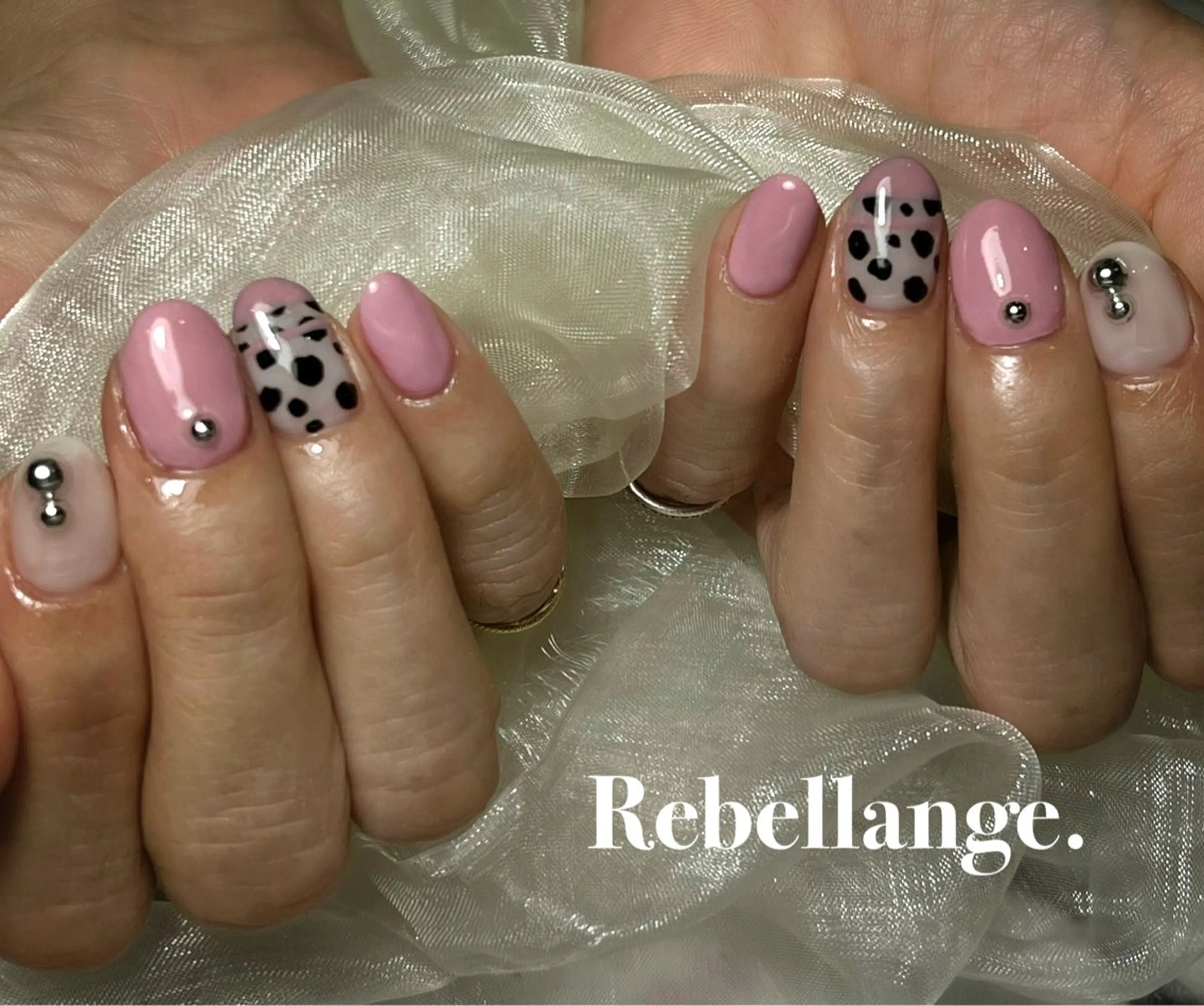 ネイル ハンドネイル Rebellange n.のネイルデザイン