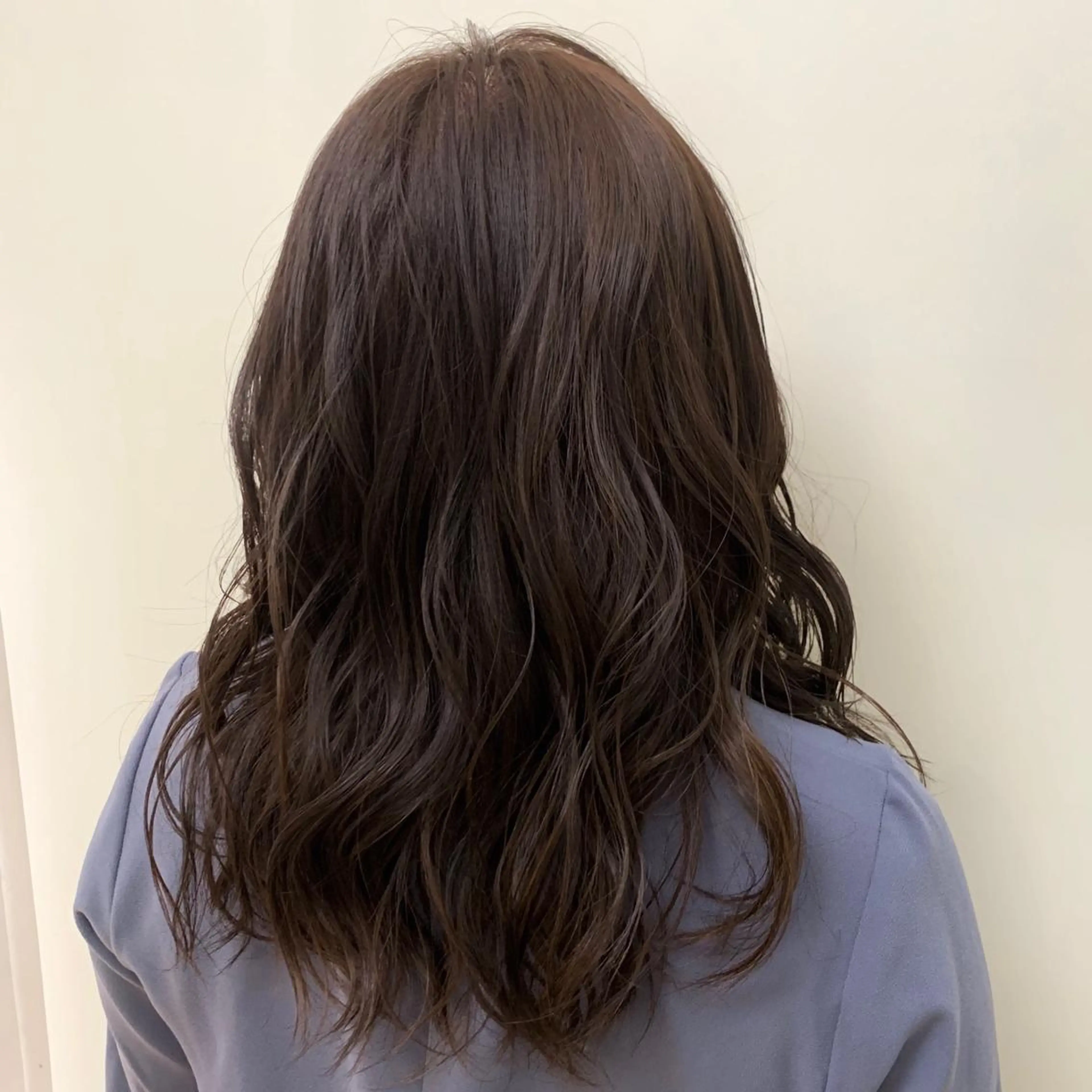 セミロング カラー アッシュ アッシュブラウン ブラウンカラー 透明感カラー カット ヘアカラー ✨カラー支持No.1 🧸ワキ カナコ🧸のヘアスタイル