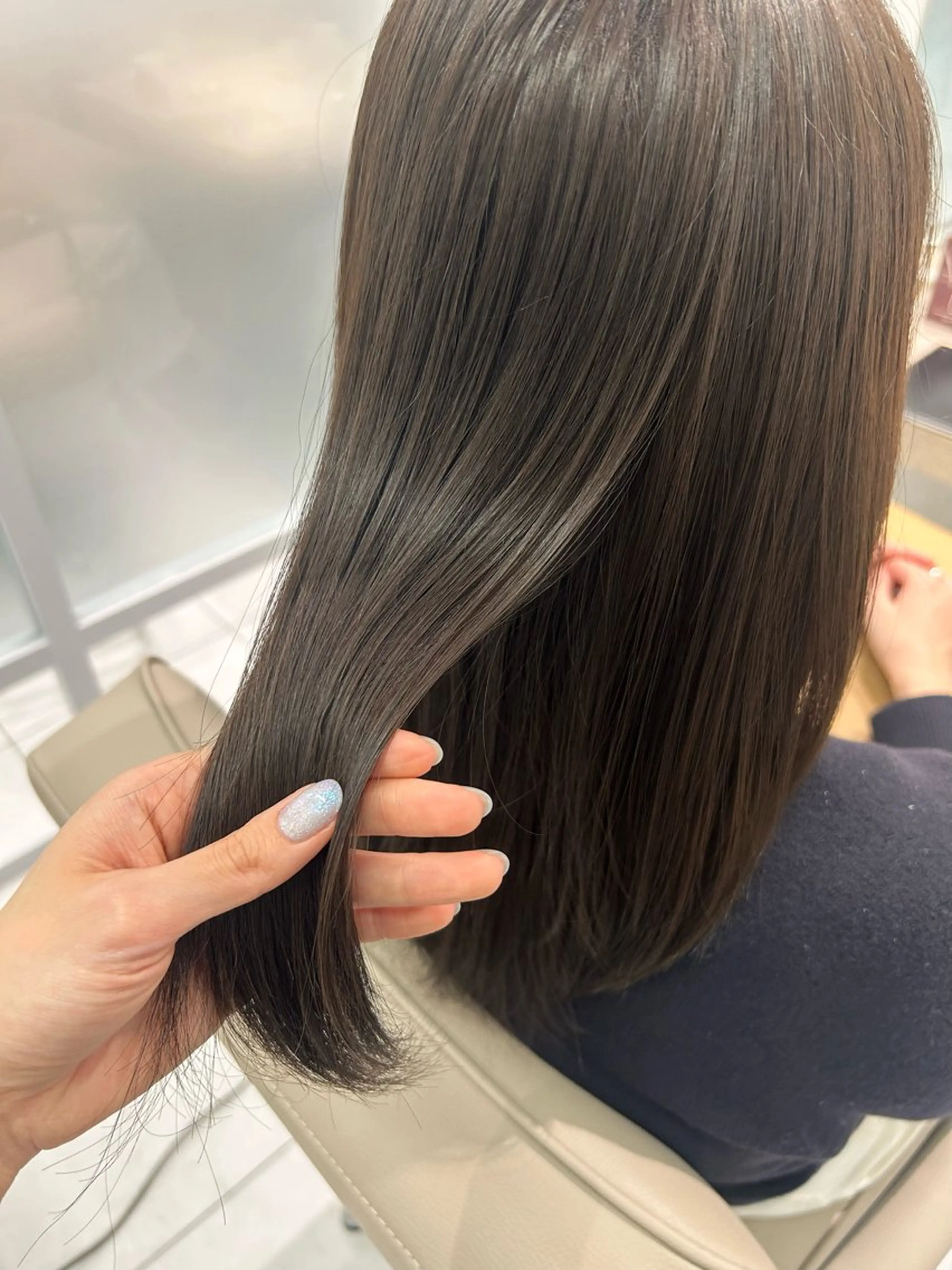 ミディアム カラー トリートメント オリーブ/アッシュ やわらか透明感カラーのヘアスタイル