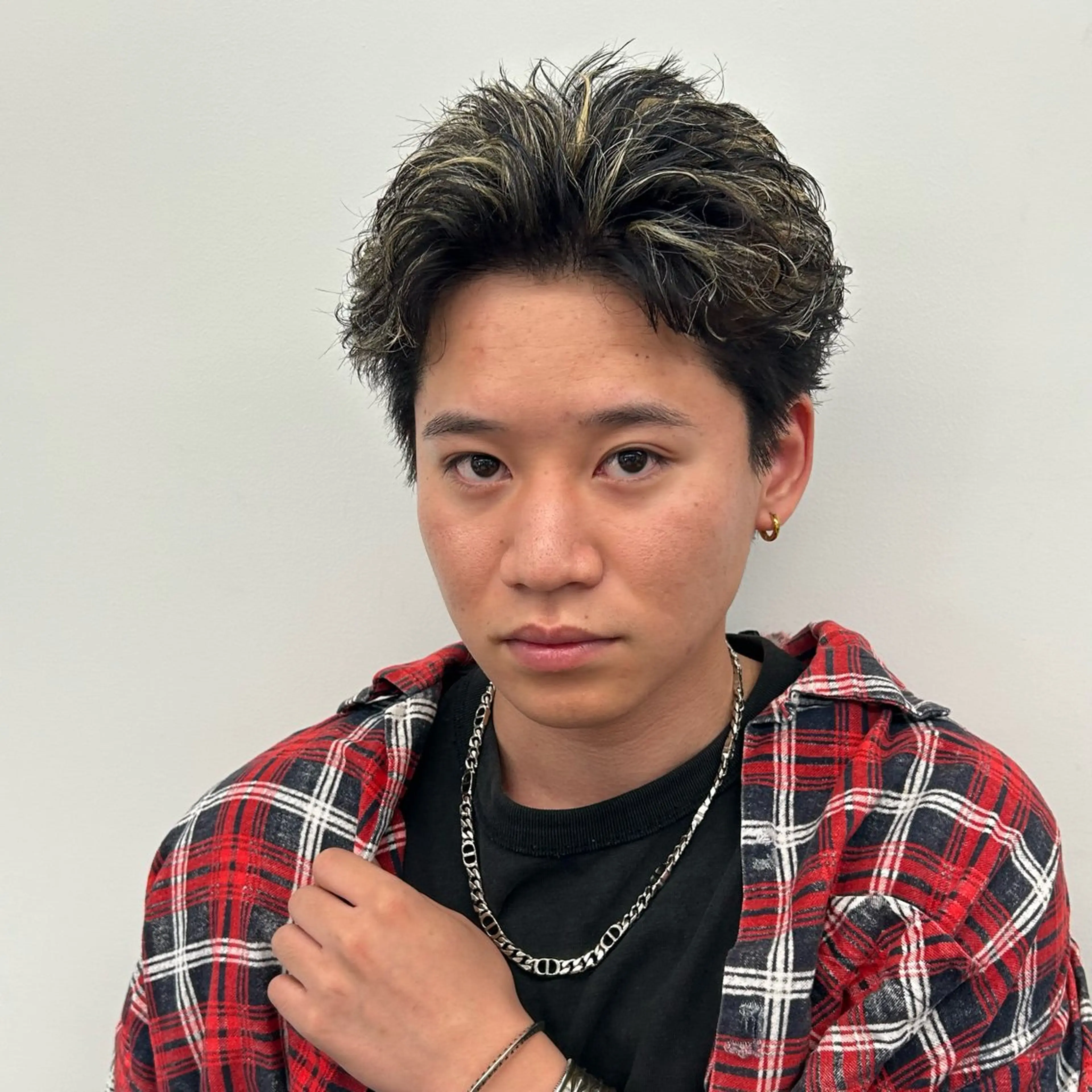 メンズ カット ヘアカラー パーマ 安達 脩人のヘアスタイル