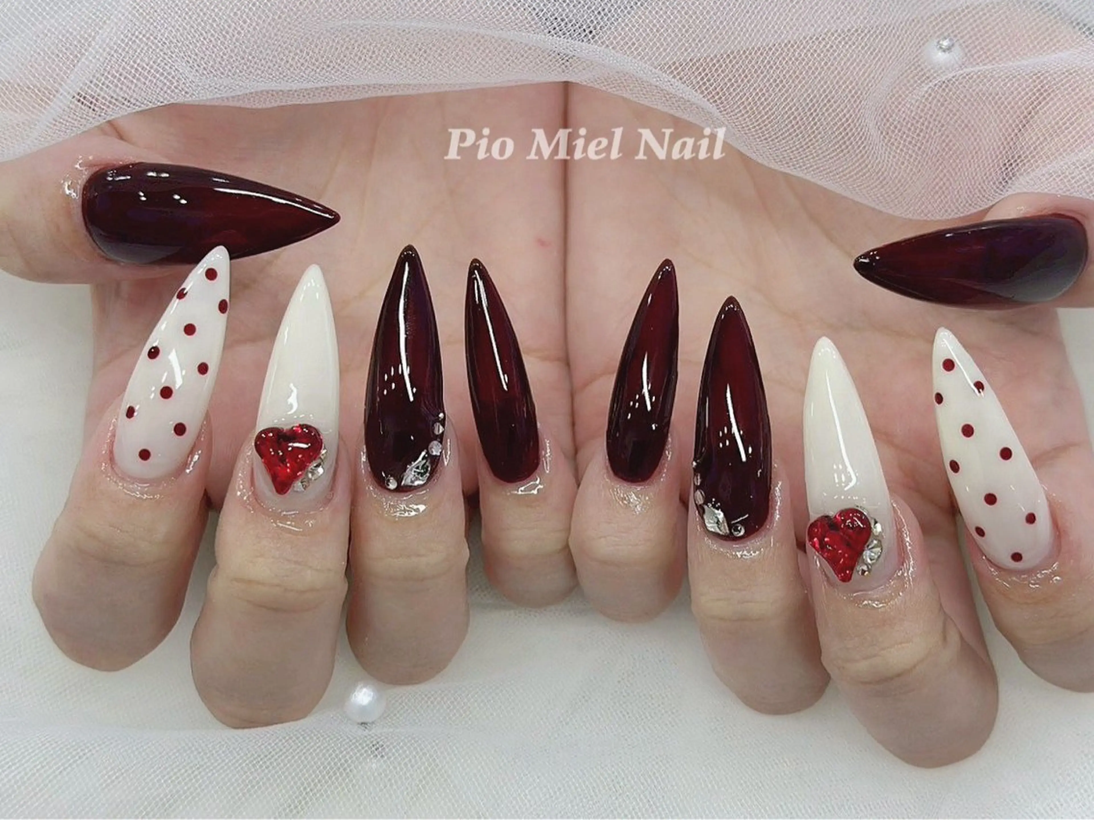 ネイル ボルドー ドット 長さ出し ジェルネイル ガーリー ハンドネイル HANA 長さだしのネイルデザイン