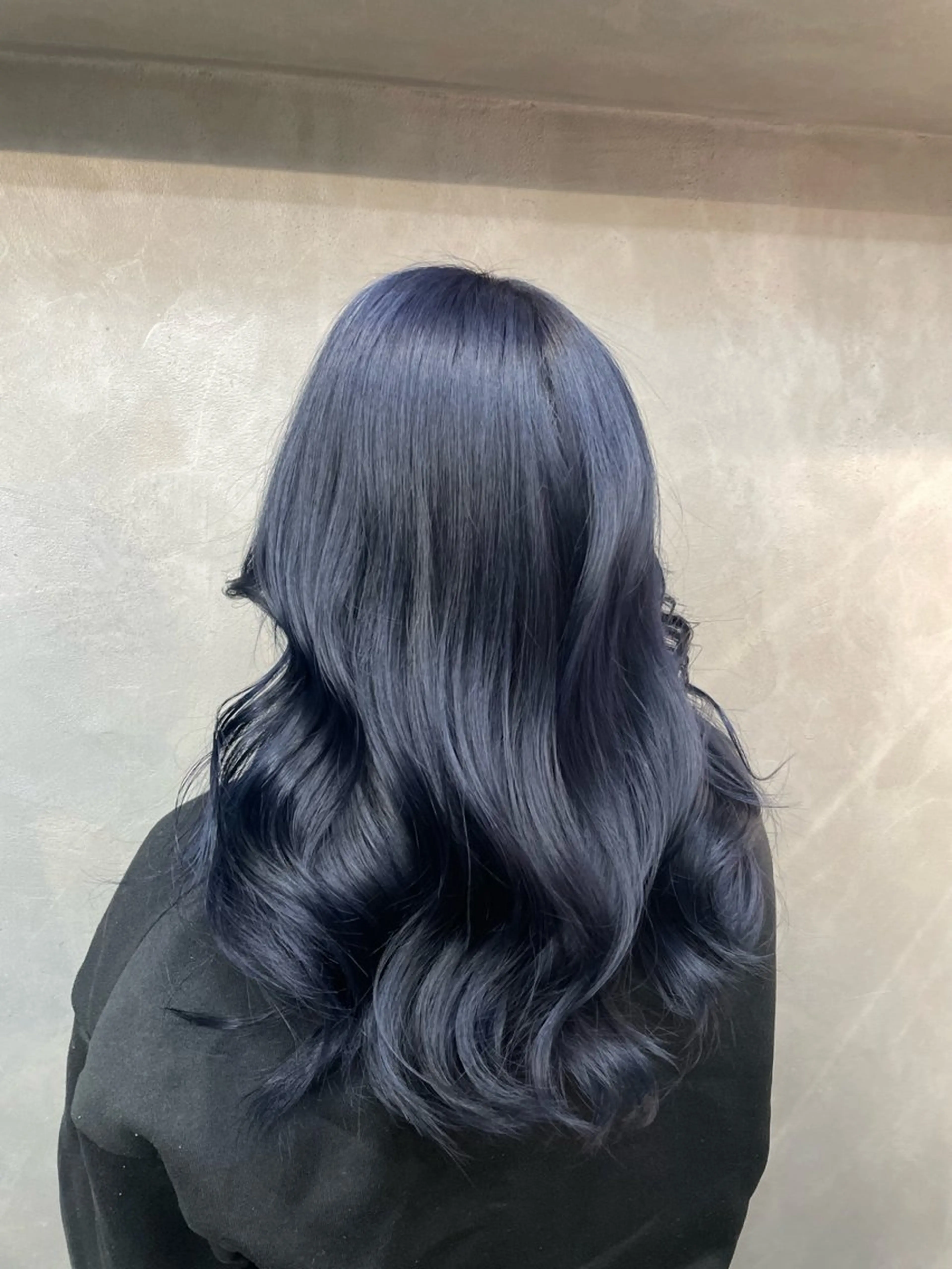 ロング カラー ネイビーカラー ヘアカラー TNB TOKYO所属・Insta 指名 No.1KURUMIのヘアスタイル