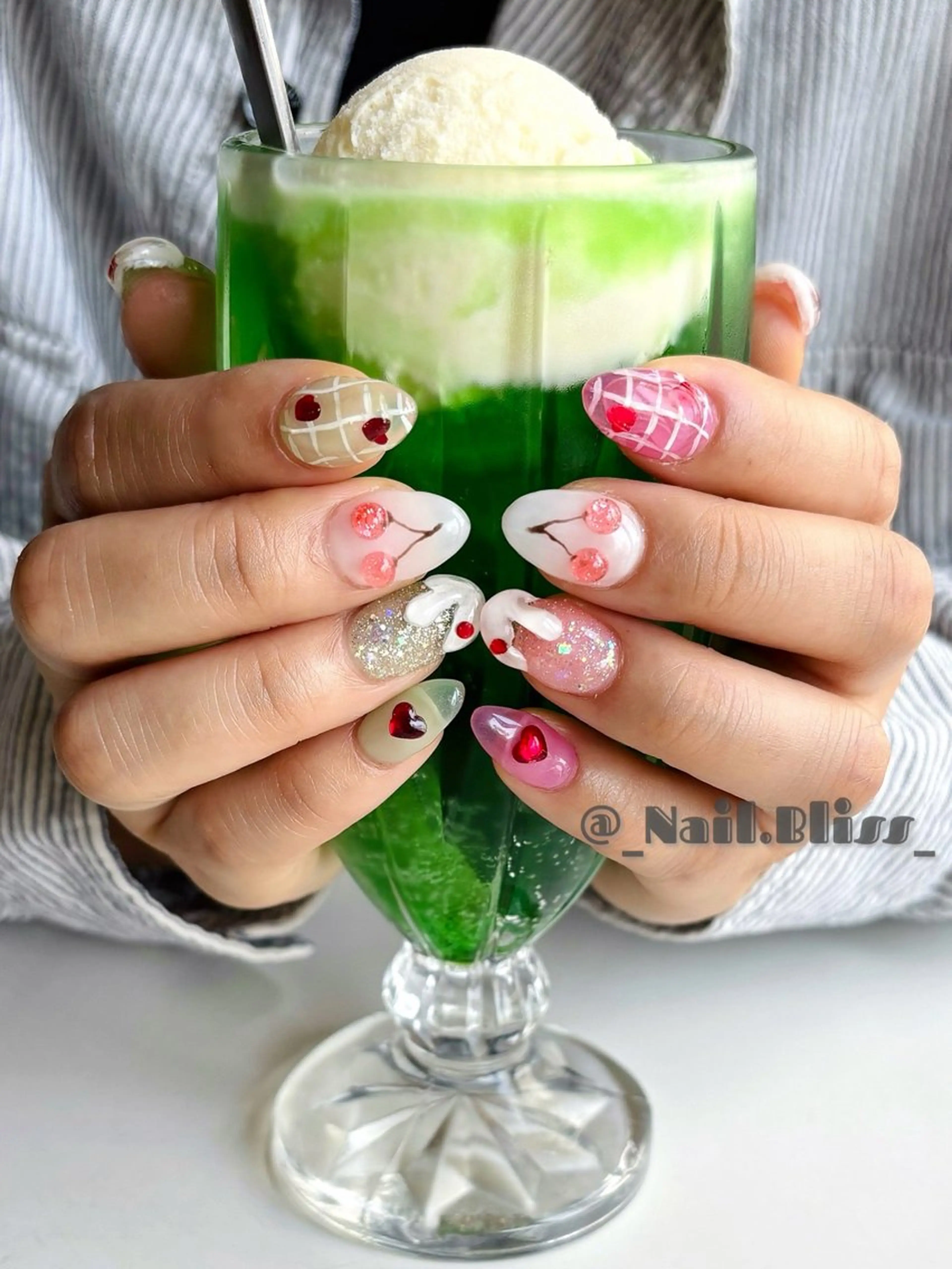 ネイル ハンドネイル NAIL BLISSのネイルデザイン