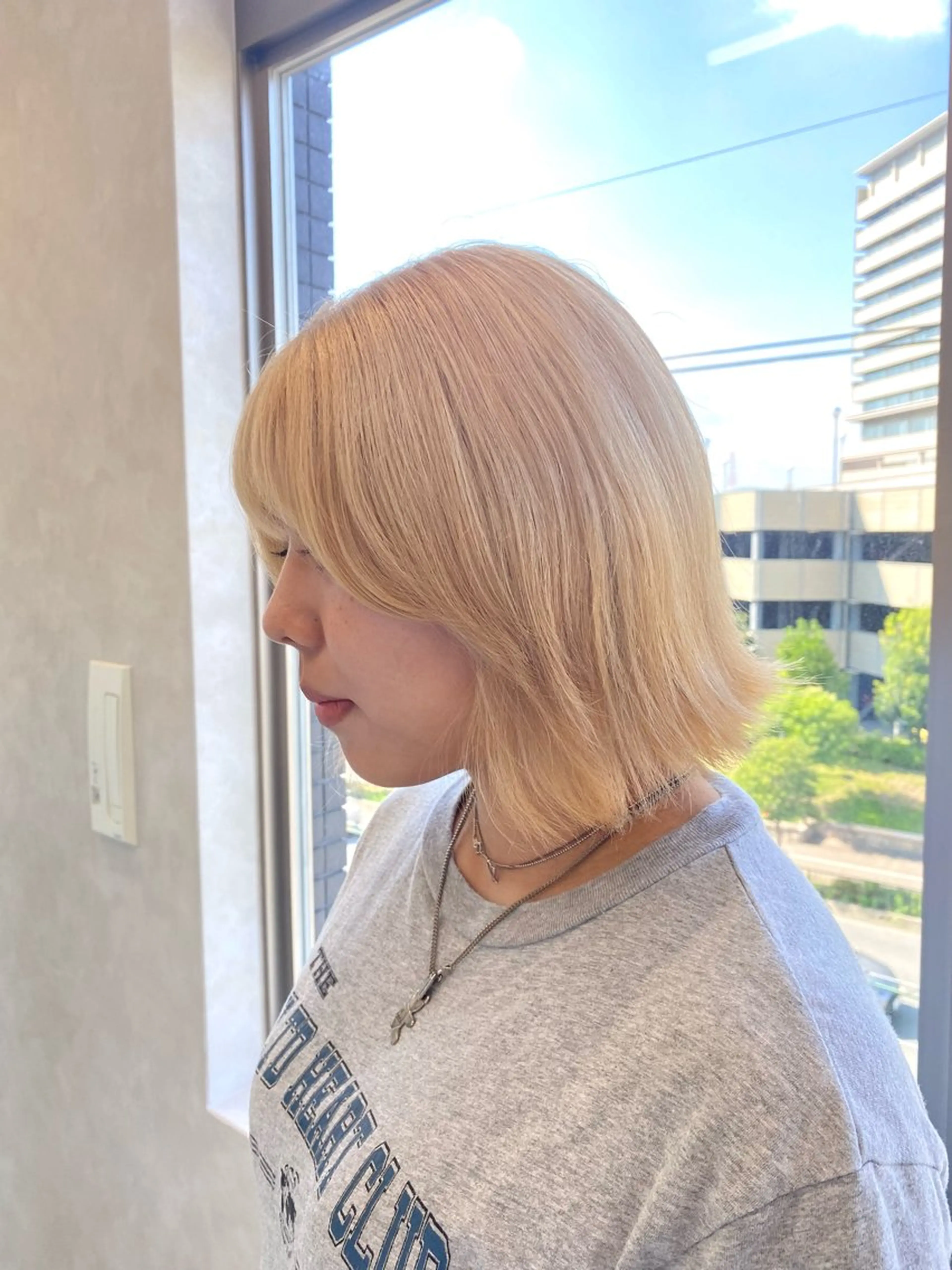 ショート カラー ブリーチ ブロンド ヘアカラー 韓国ヘア・ブリーチ 🩵SHIZUKUのヘアスタイル