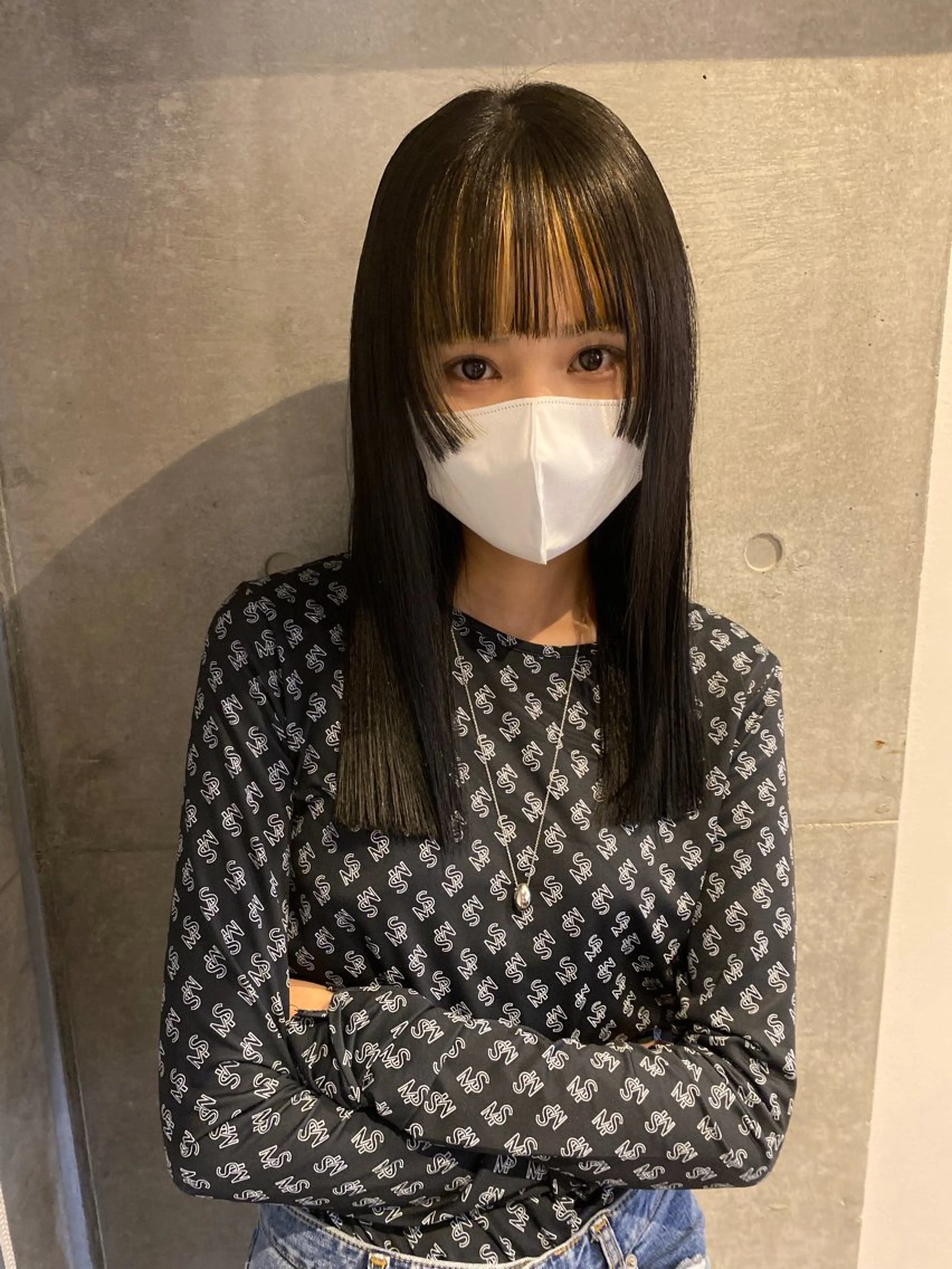 ロング カラー 室谷 侑奈のヘアスタイル