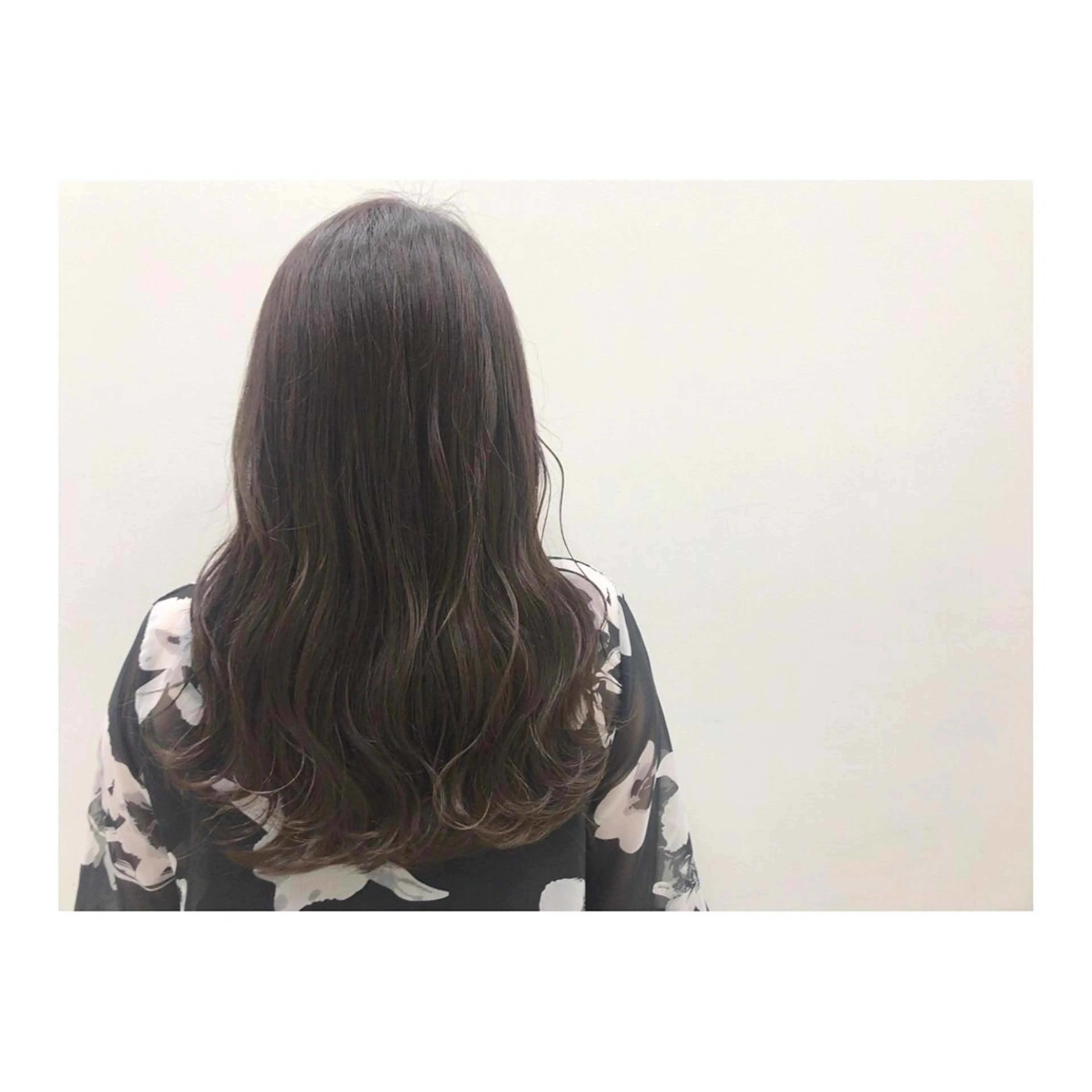 ロング カラー ダークグレー ダークグレージュ グレージュ ハイライトカラー ハイライト 髪質改善専門美容室bokuno町田店所属・町田で叶う本物の 髪質改善 鍋谷勇のヘアスタイル