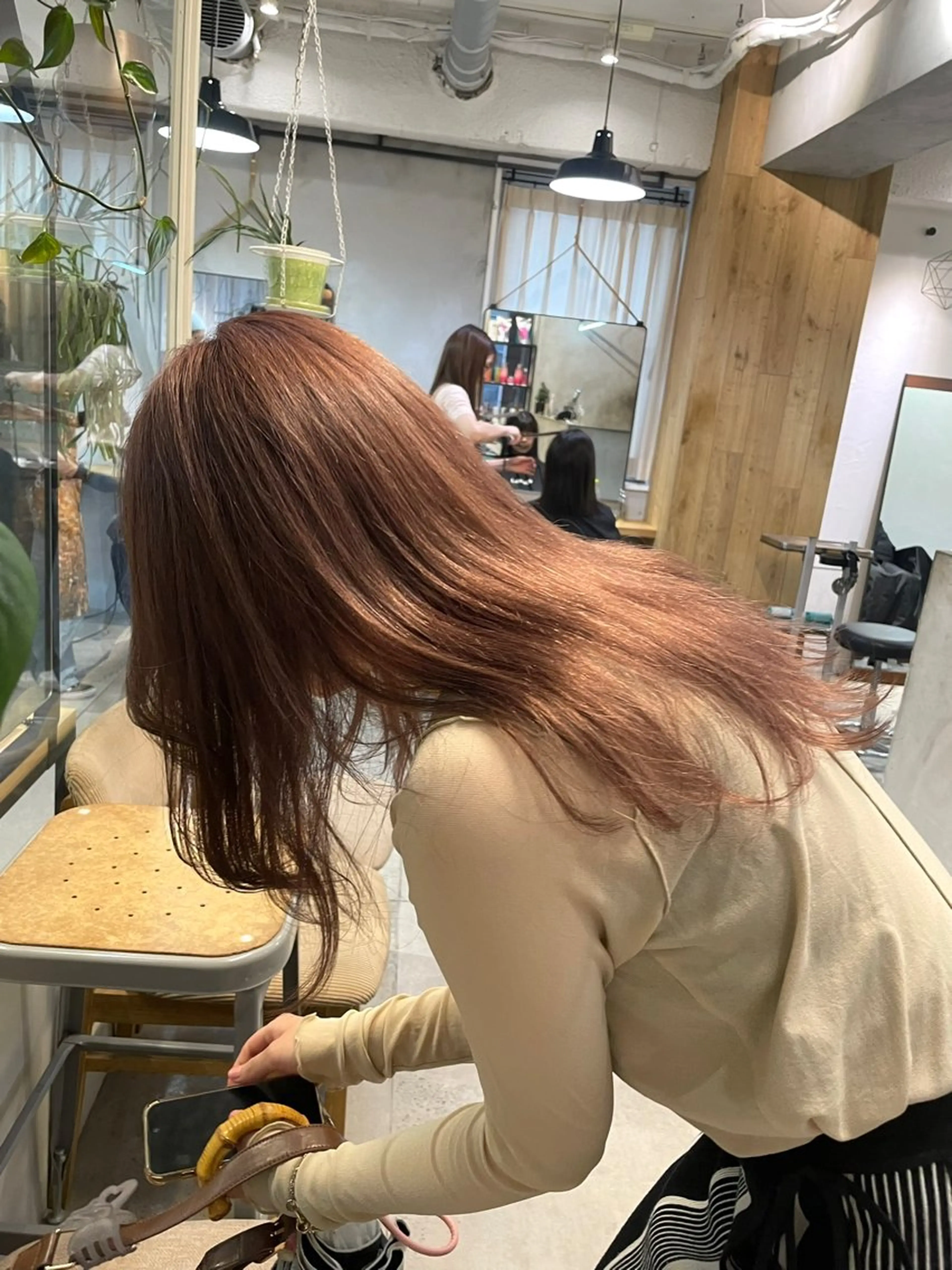 セミロング カラー ヘアカラー トリートメント ミルクティー× グレージュMOMOのヘアスタイル