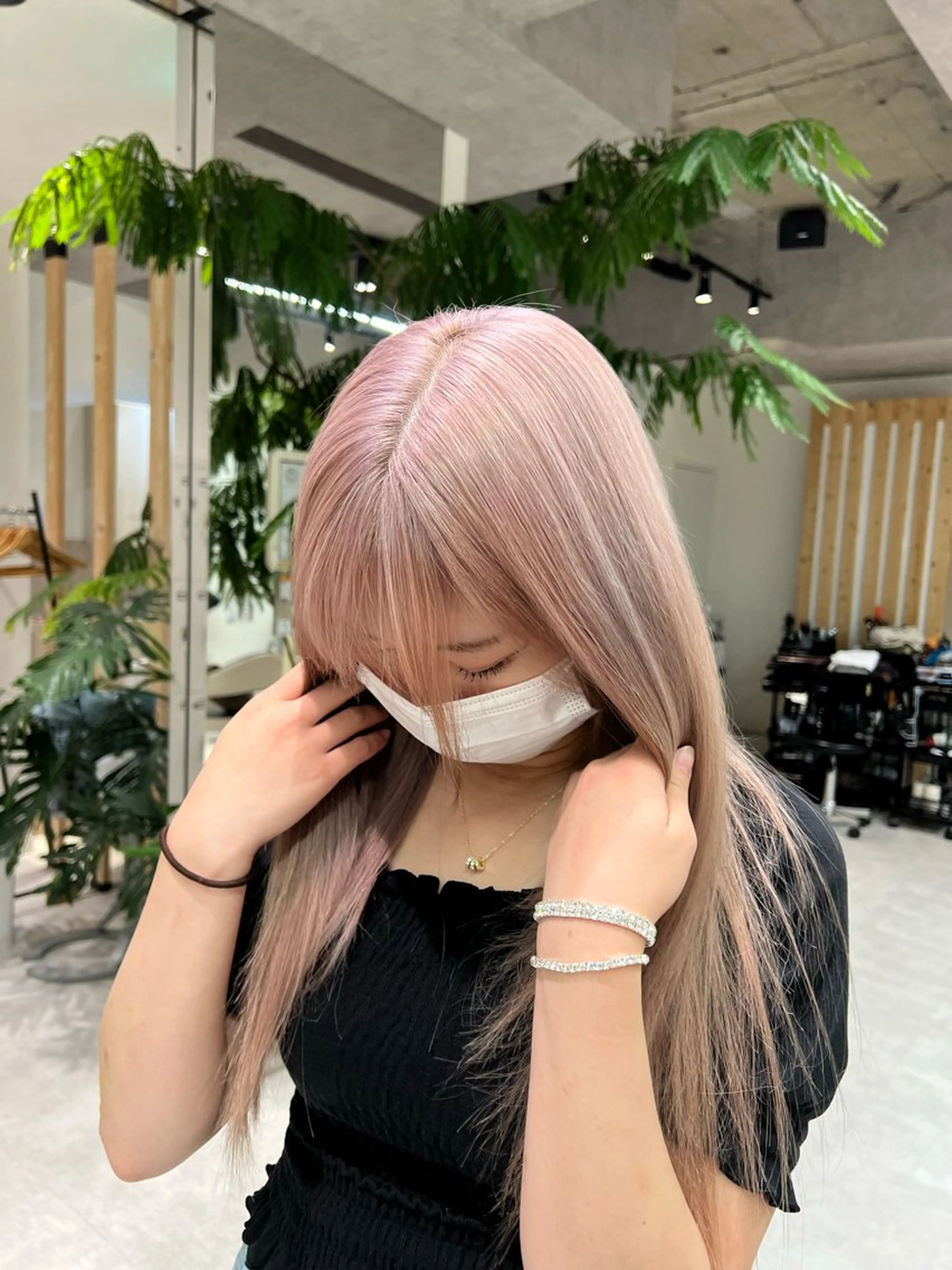 ロング カラー カット ヘアカラー トリートメント ダブルカラーブリーチ 髪質改善　縮毛矯正のヘアスタイル
