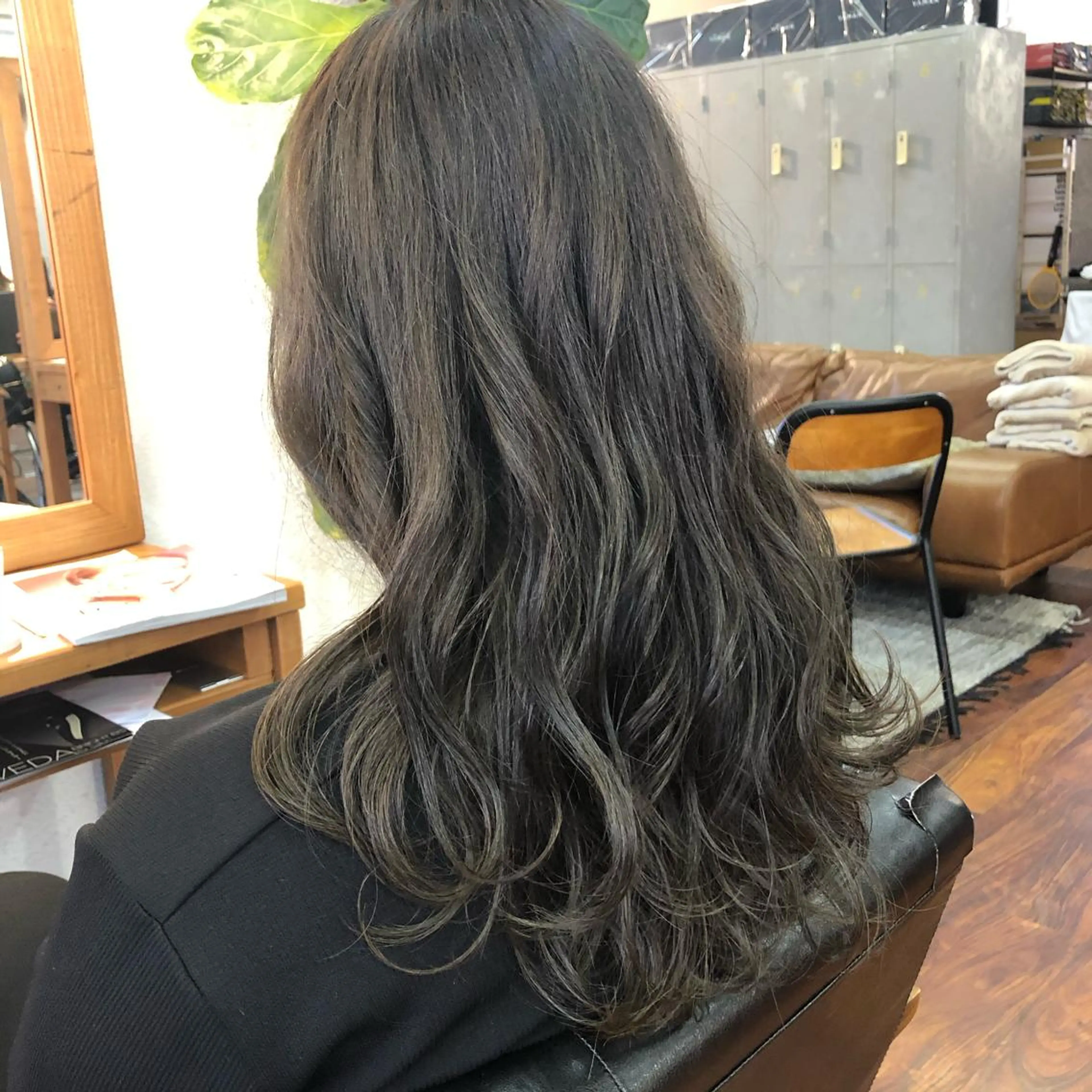 ロング カラー ブリーチ 透明感カラー グレージュ オリーブグレージュ オリーブグレー 江上拓郎/ショート /酸性ストレートのヘアスタイル