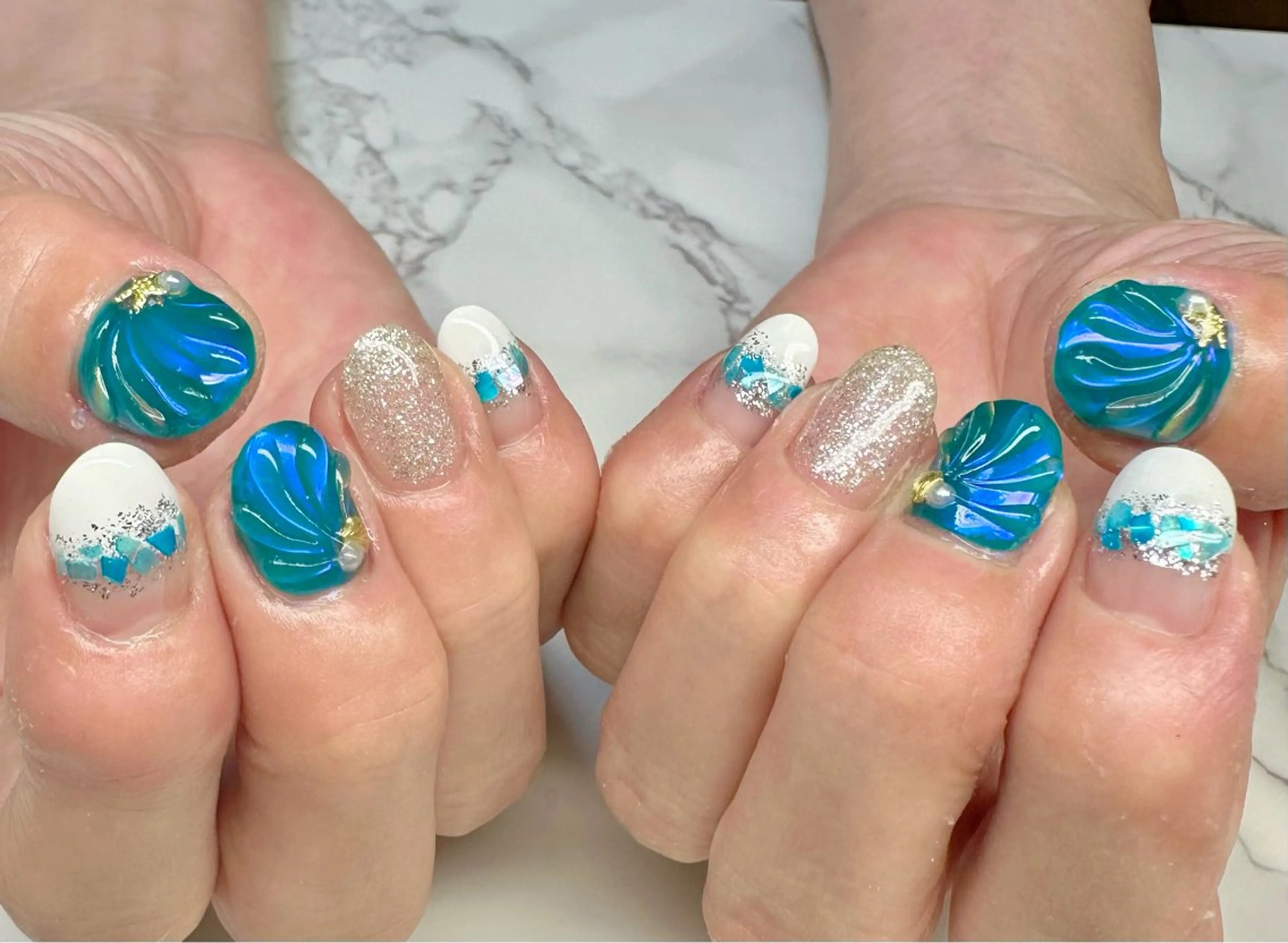 ネイル オーロラネイル フレンチネイル キラキラネイル マグネットネイル ニュアンスネイル M.N_ nailのネイルデザイン