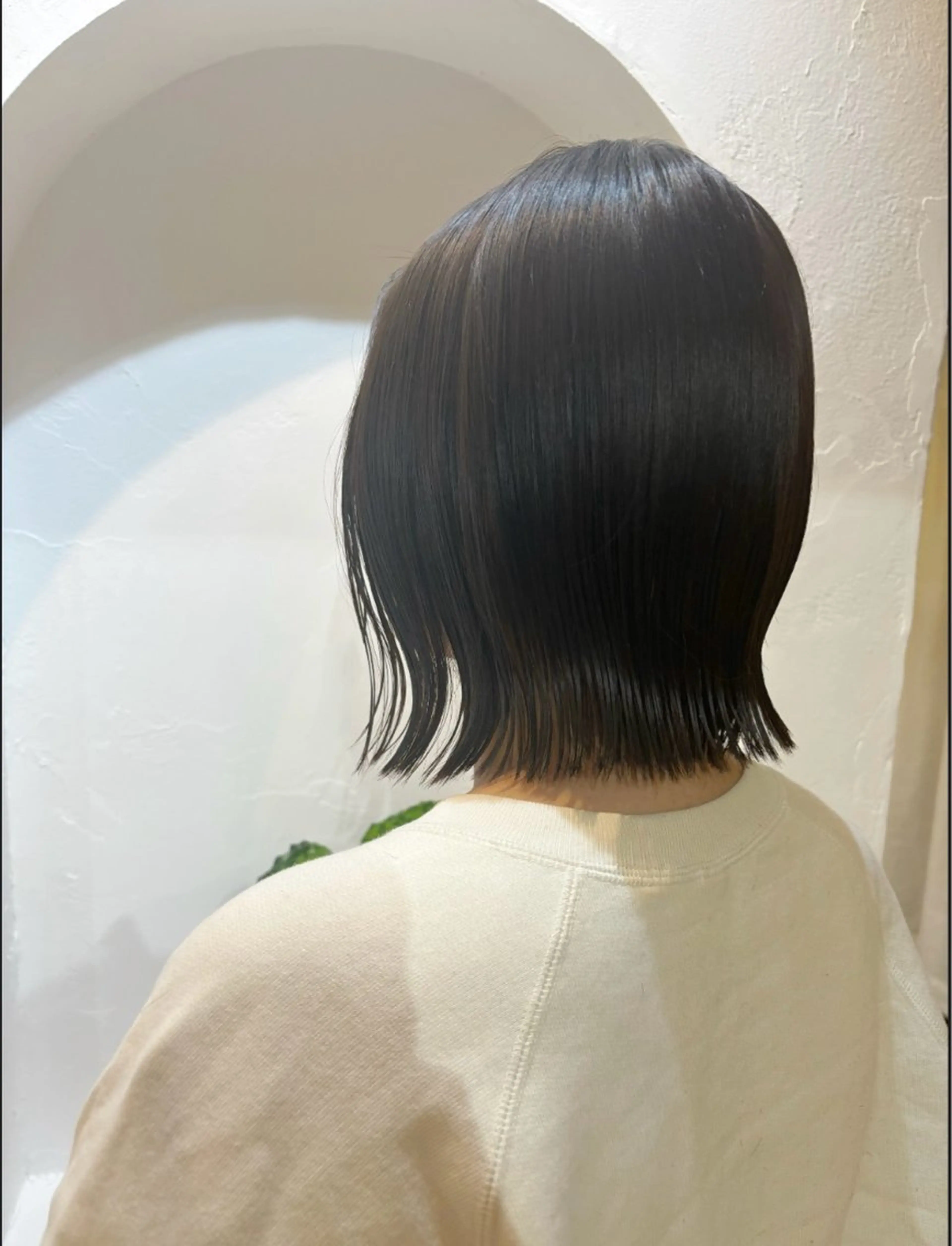 ミディアム 切りっぱなしボブ ボブ 顔周りのデザイン特化 井手麻梨栄のヘアスタイル