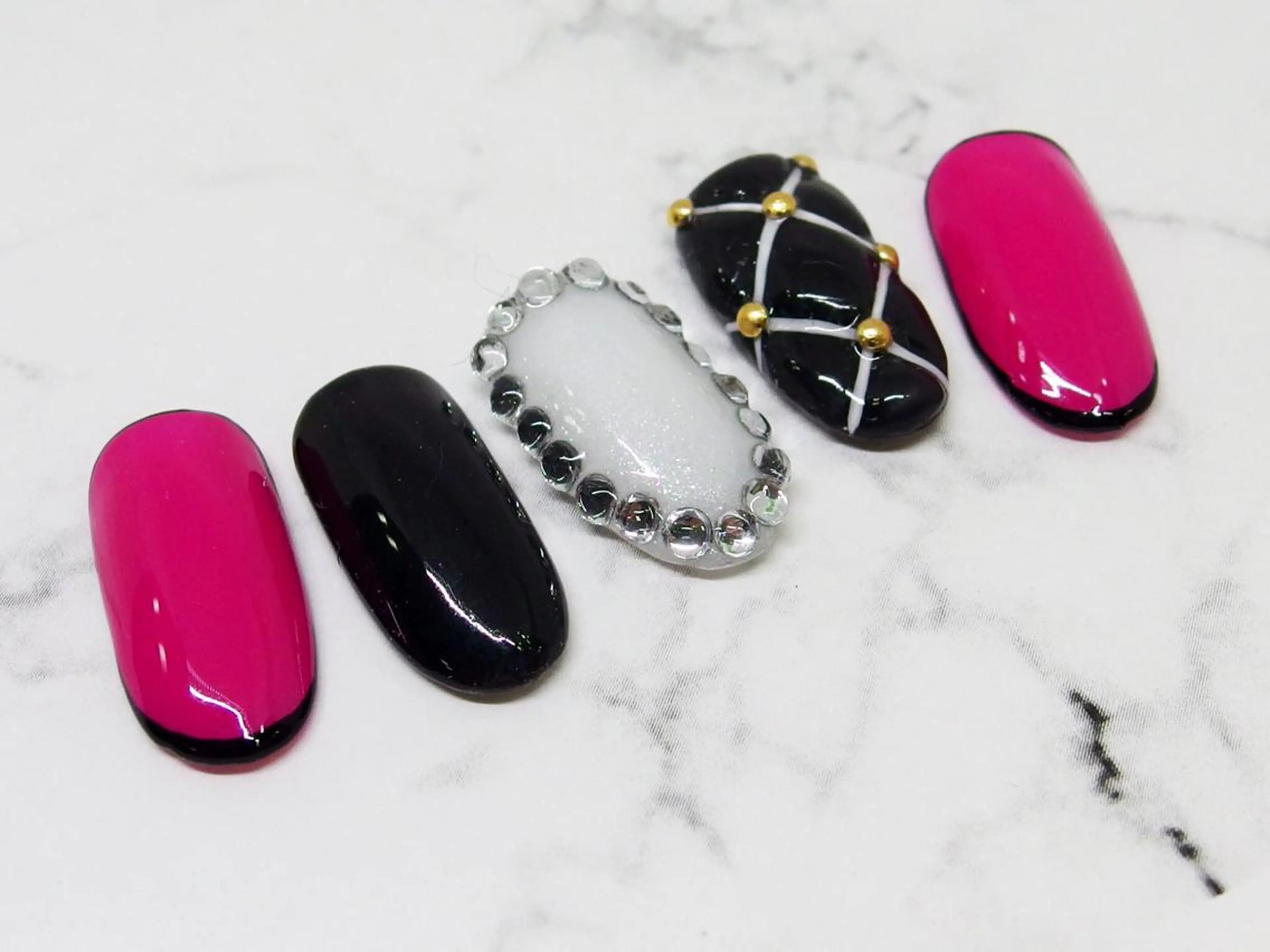 ネイル 持ち込み ティーエヌ 金山駅東口店のネイルデザイン