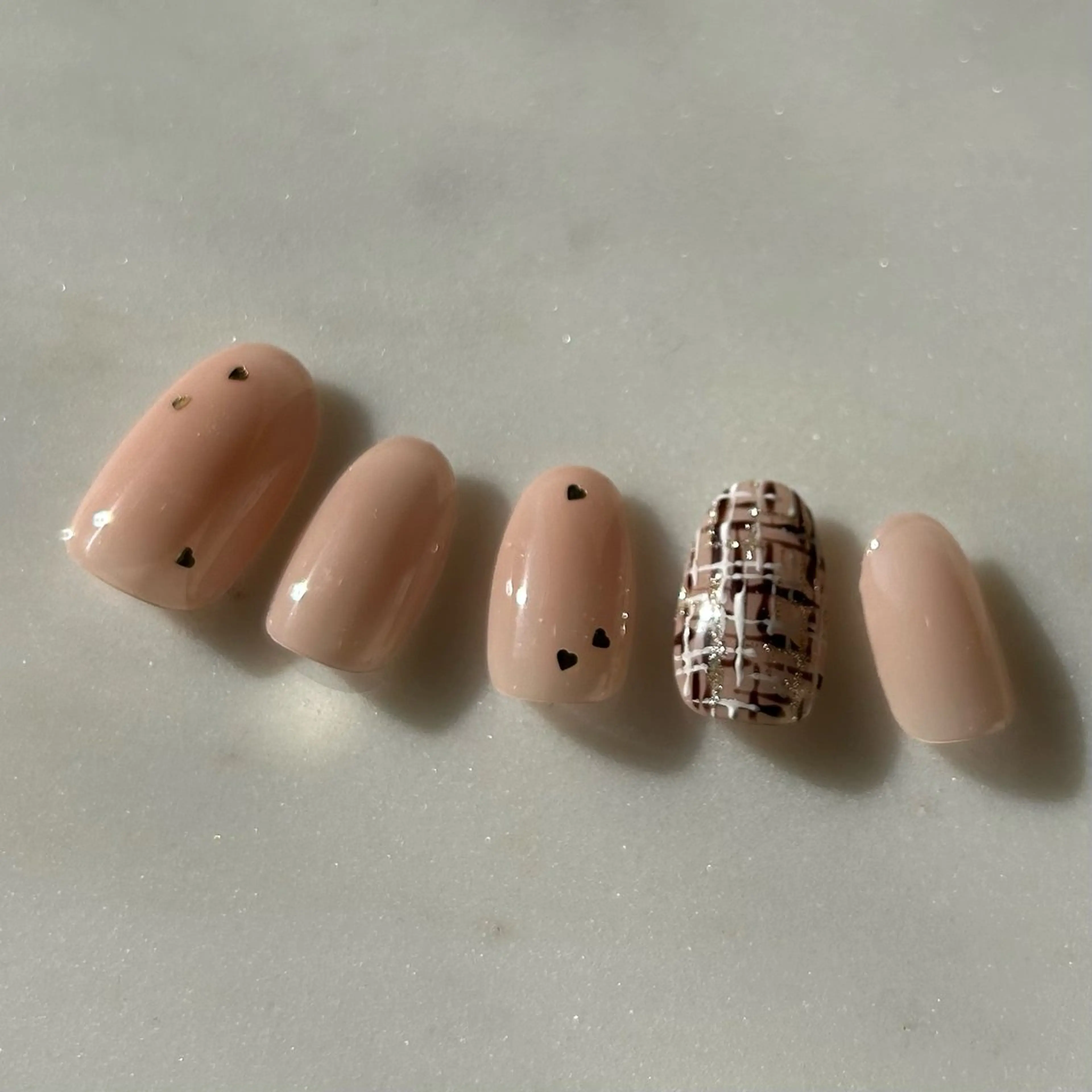 ネイル アートネイル ハート ツイードネイル 山本 彩加のネイルデザイン