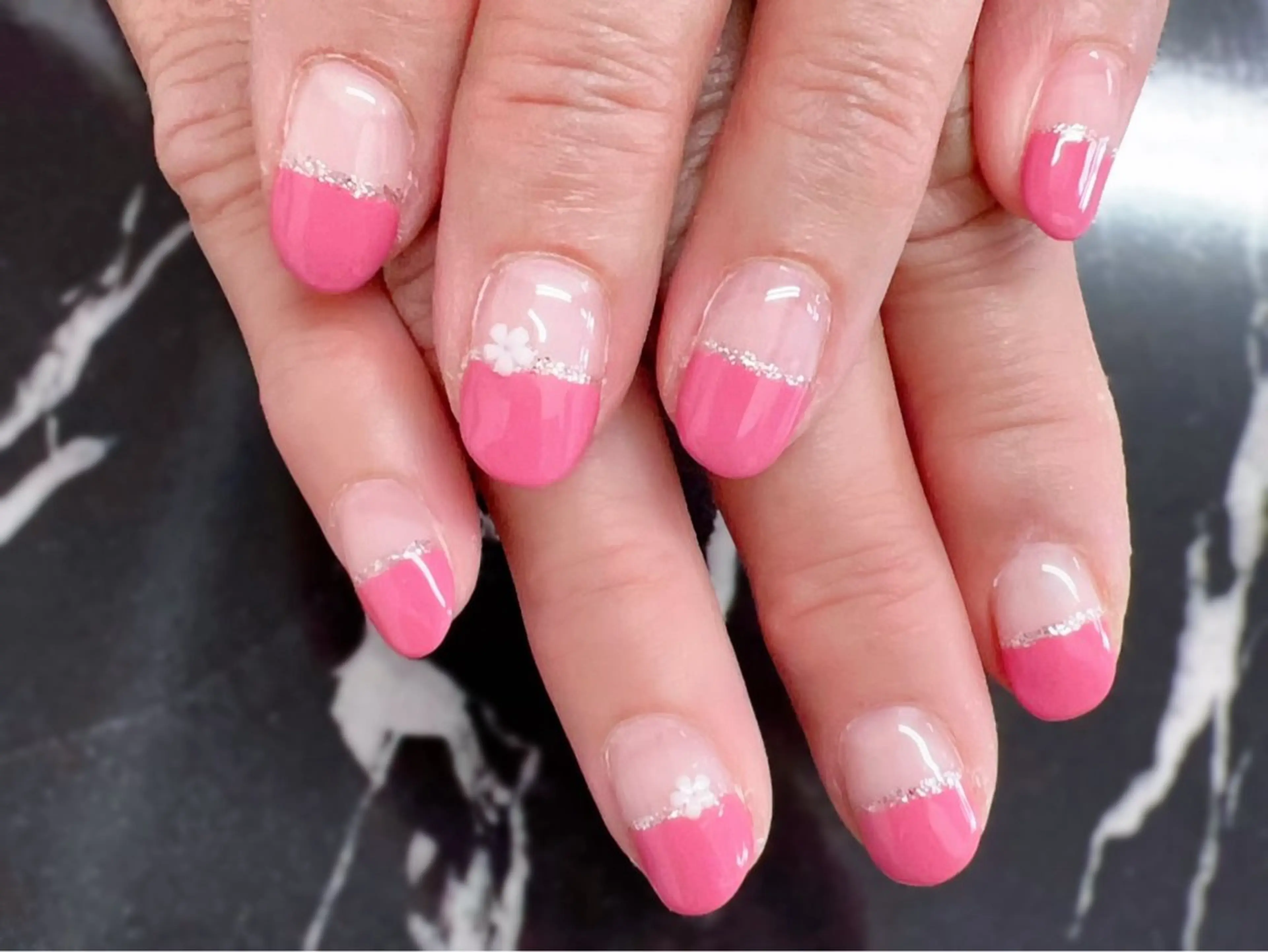 ネイル ハンドネイル 佐藤 依娜のネイルデザイン