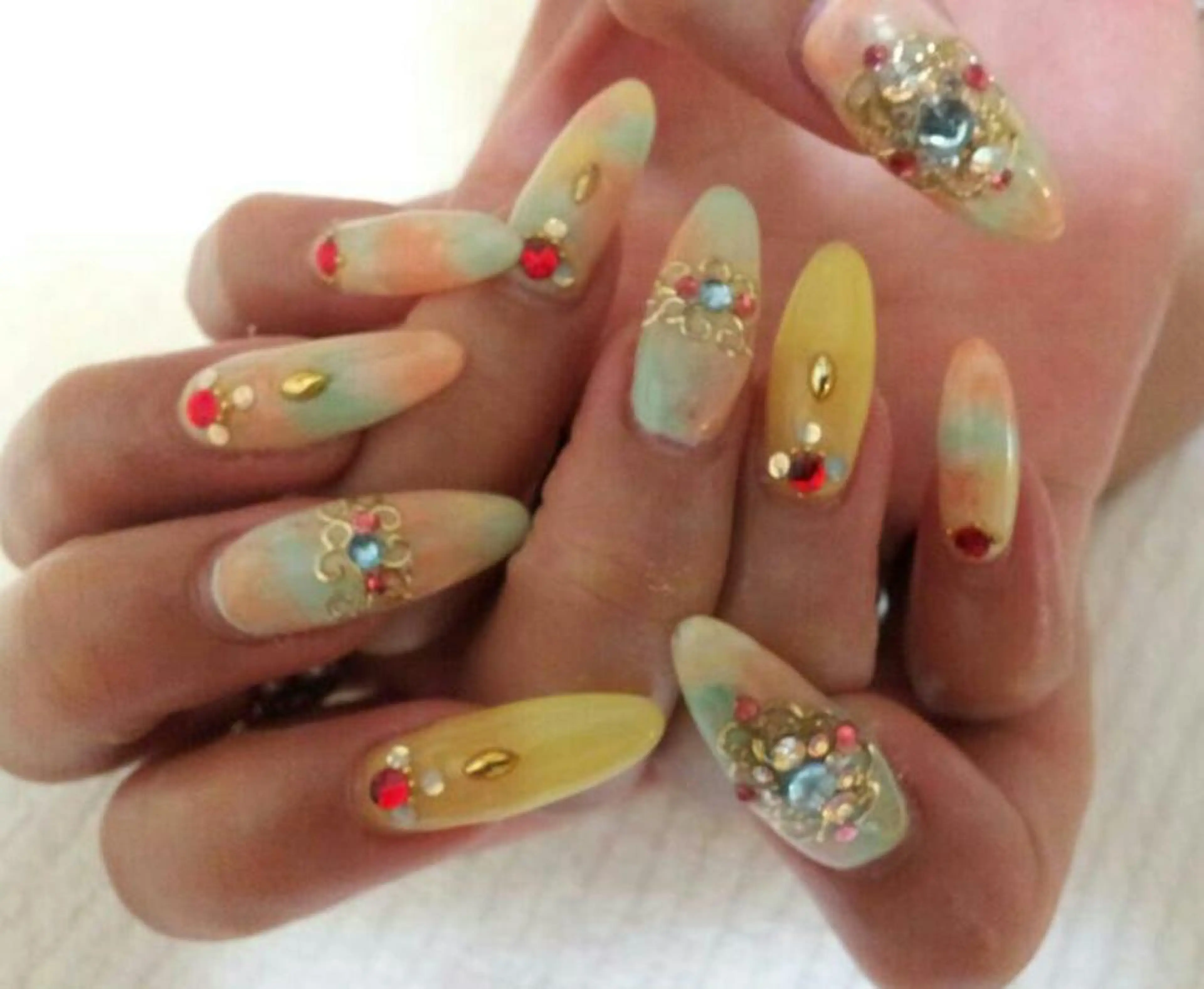 ネイル 河野ちえ (雑誌掲載サロン)のネイルデザイン