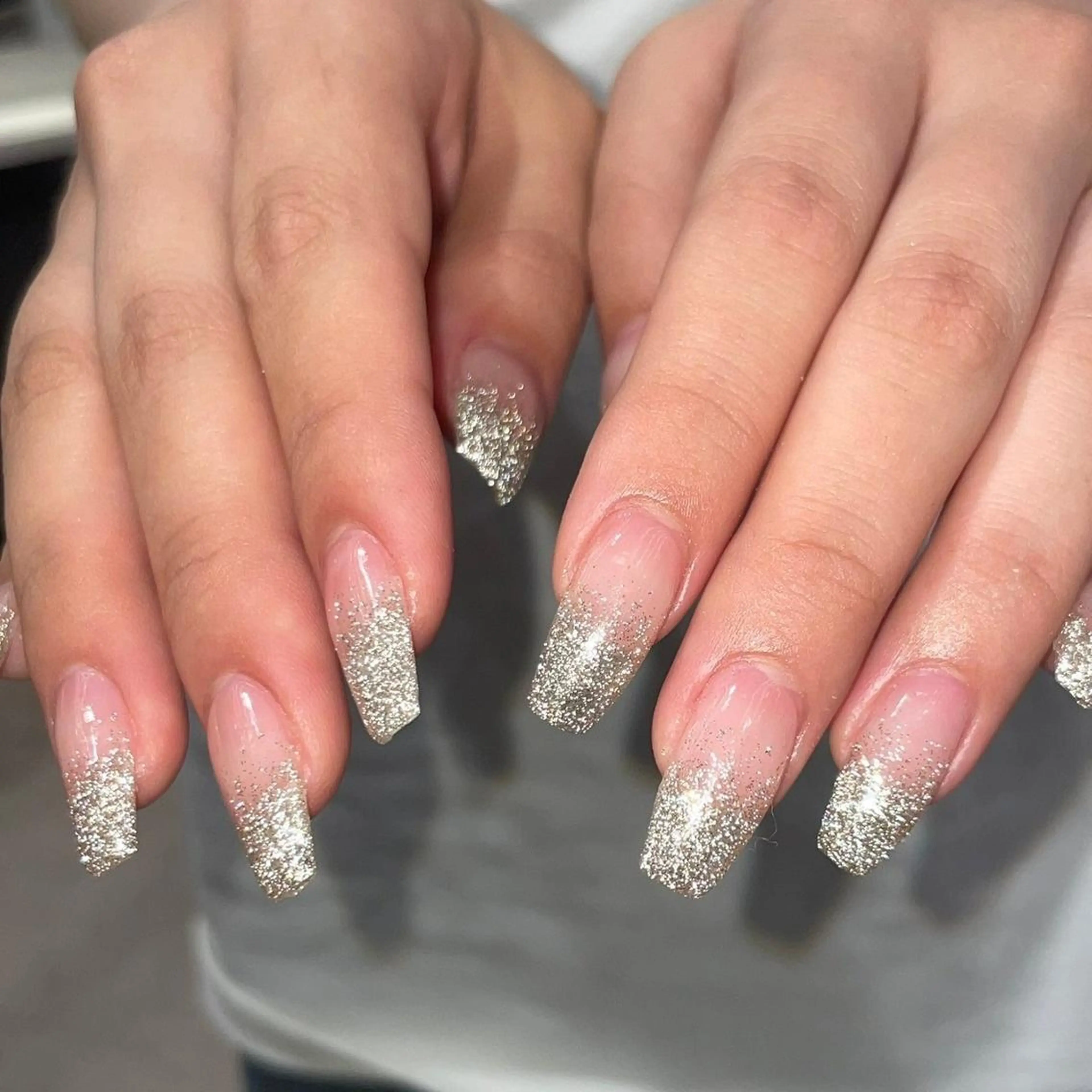 ネイル アートネイル カジュアル ジェルネイル ニュアンスネイル 赤色 💎platinum dollまりん💎のマツエク・マツパデザイン